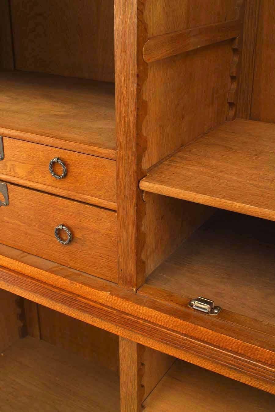 Intagliato Swedish Carl Westman Arts & Crafts Oak Cabinet in vendita