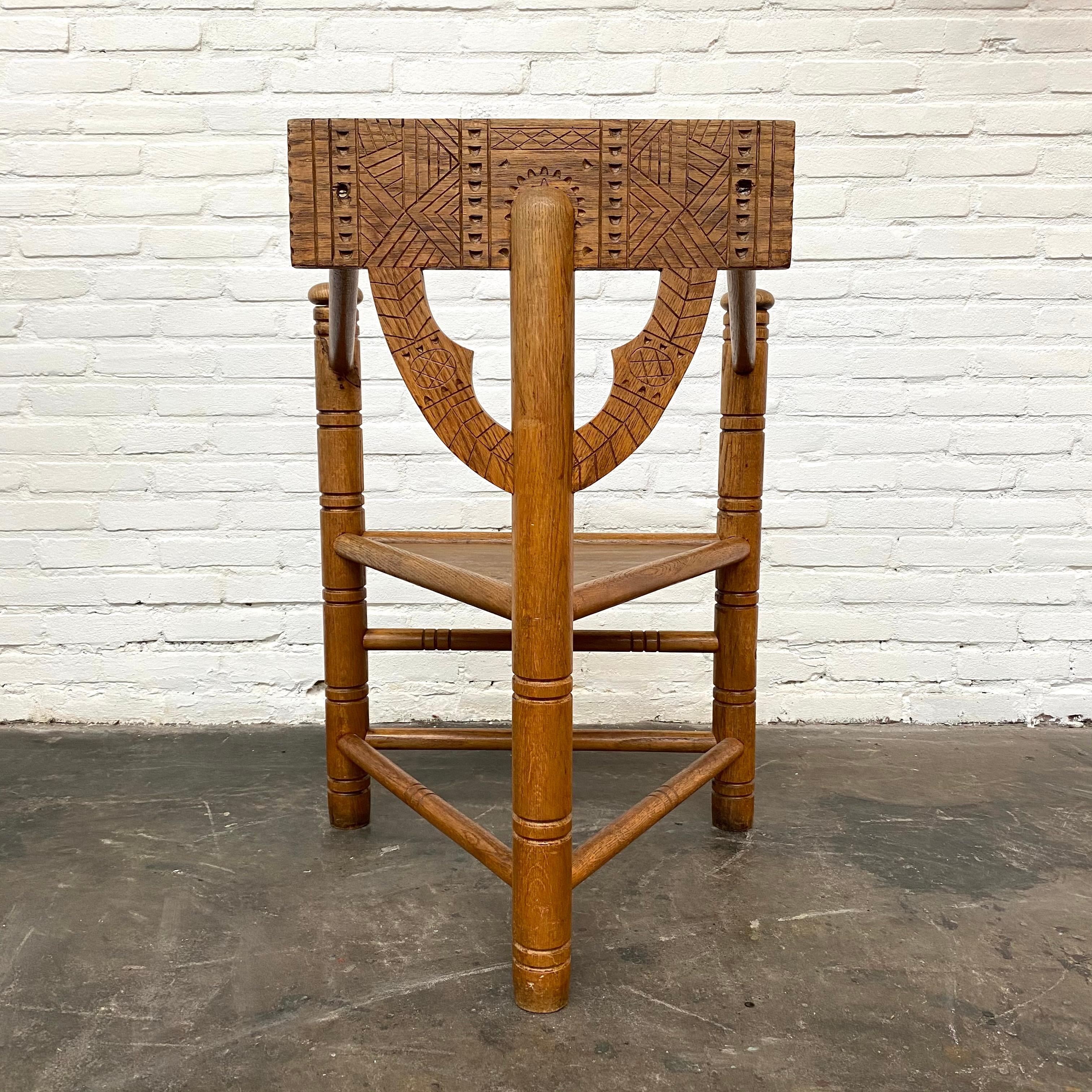 Swedish Carved Oak Monk Chair, 1930s, Handmade In Good Condition In Eindhoven, Noord Brabant