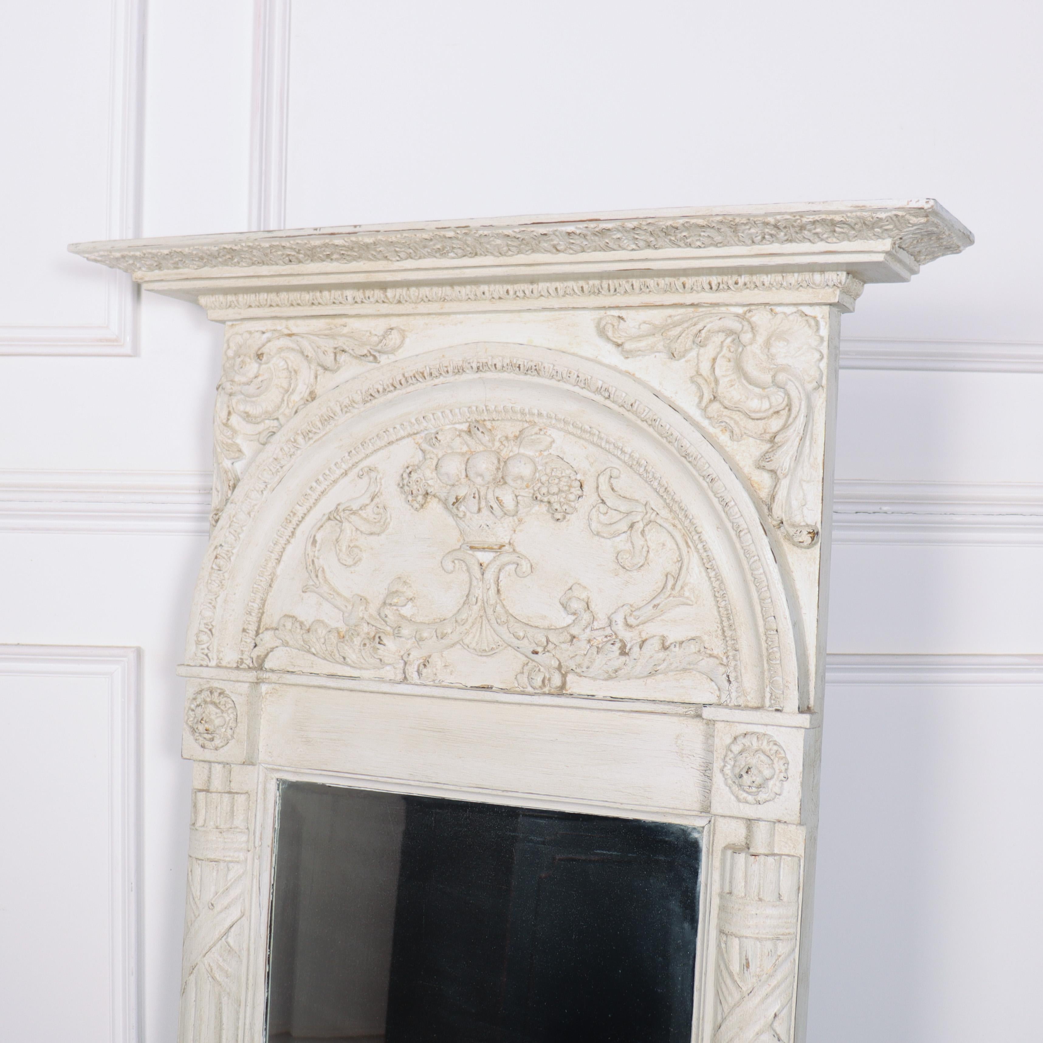 Swedish Carved Pier Mirror In Good Condition For Sale In Leamington Spa, Warwickshire