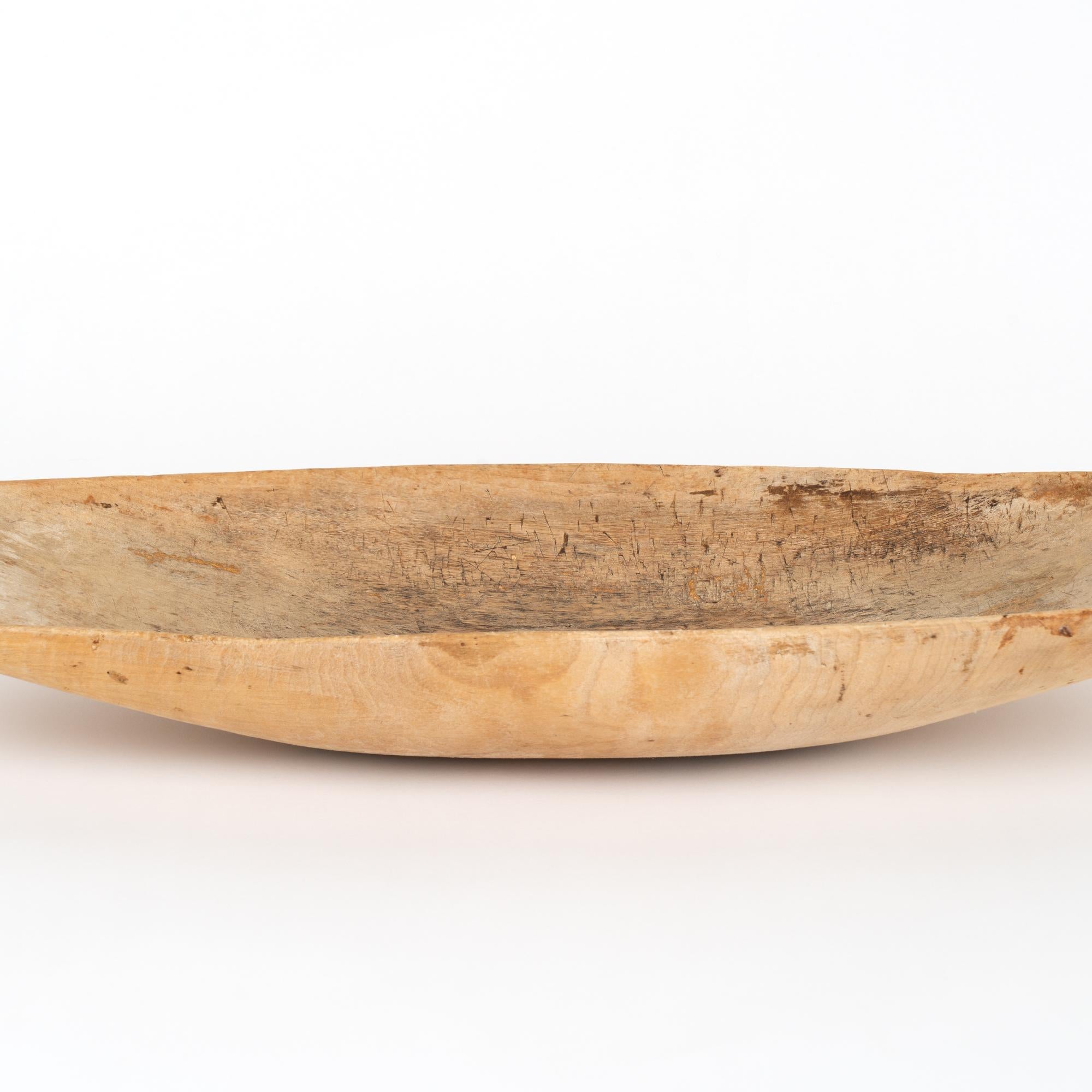 Swedish Carved Wooden Bowl, circa 1880 For Sale 4