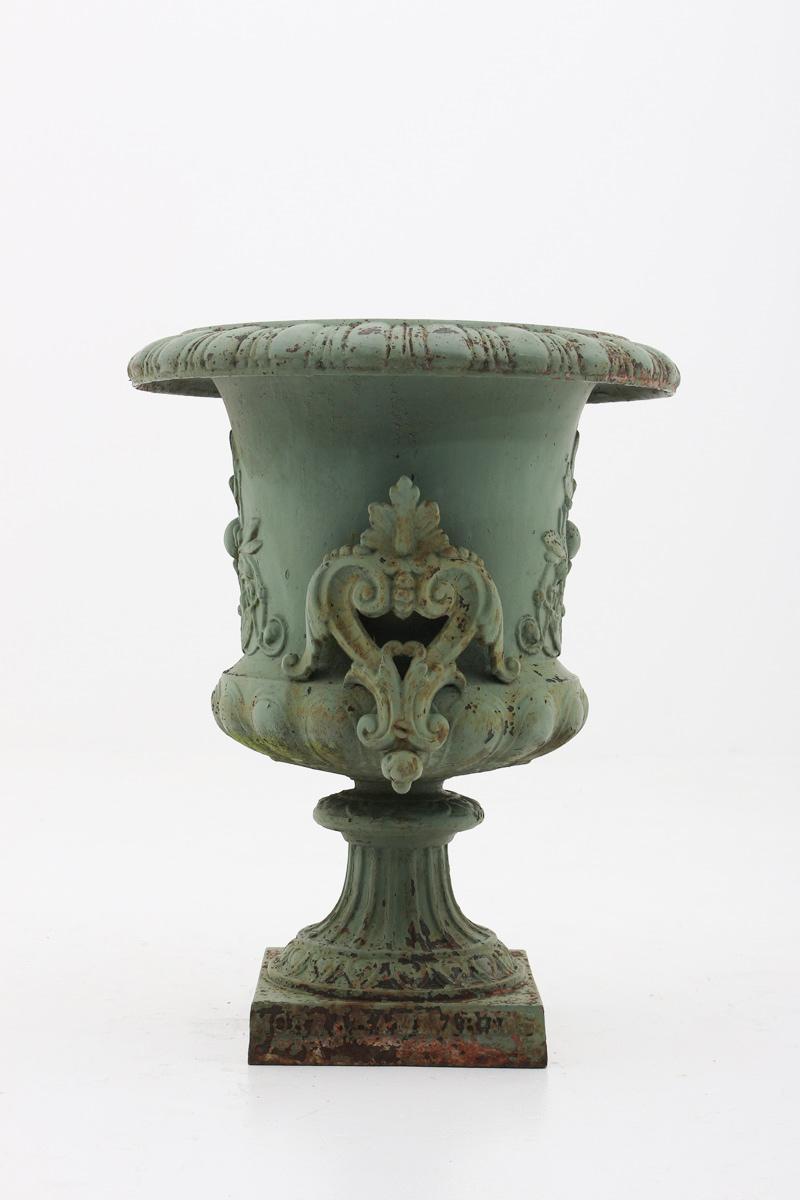 Très rare urne de jardin marquée Norrahammar No 5 en fonte, 19e siècle.
Condition : Bon état d'origine avec une forte patine.