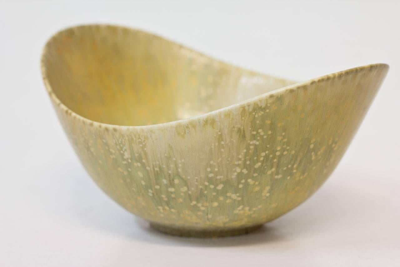 Swedish Ceramic Bowl in Stoneware by Gunnar Nylund for Rörstrand, 1950s In Excellent Condition In Stockholm, SE