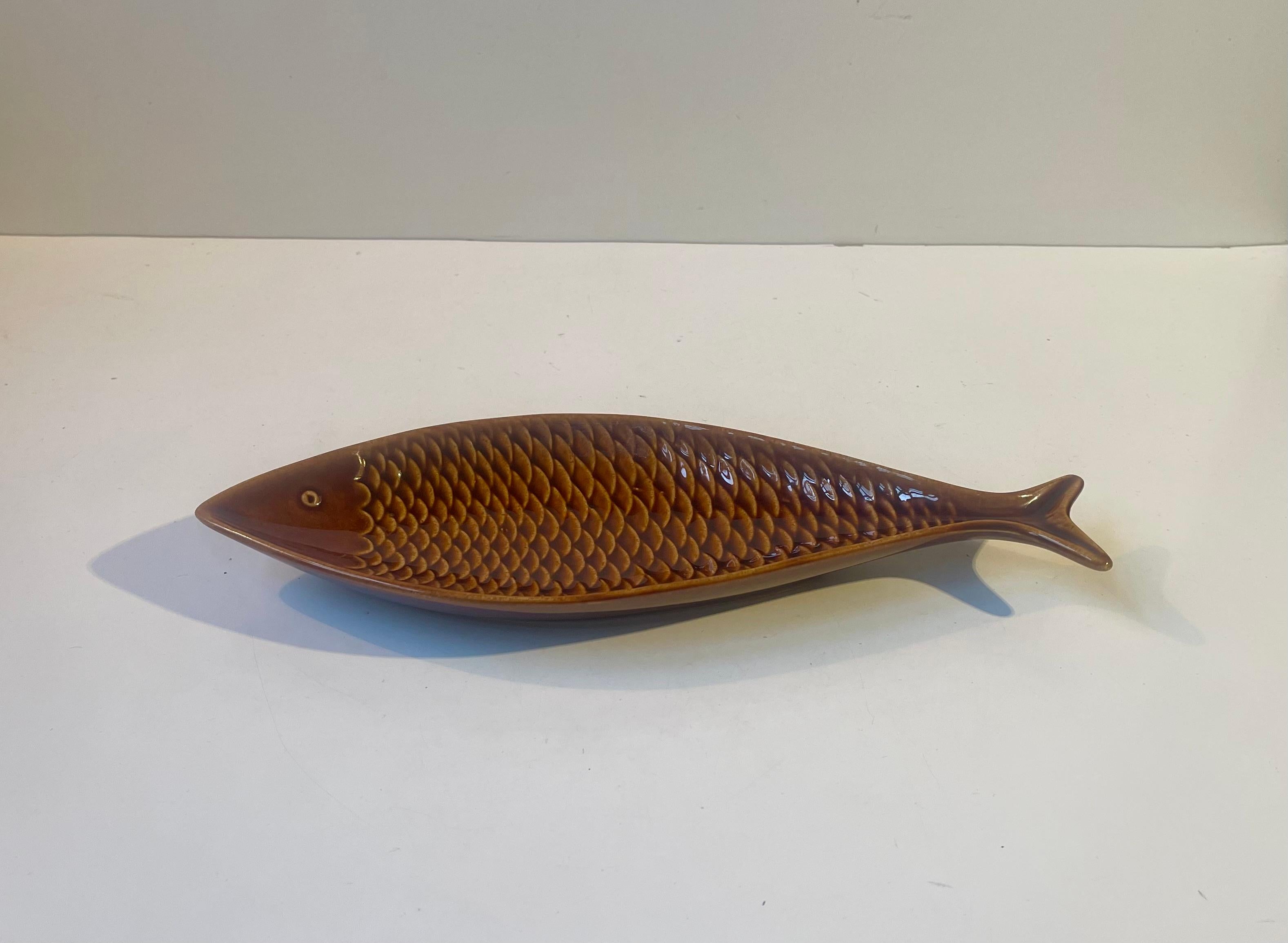Danois Plateau en forme de poisson en c�éramique suédoise par Stig Lindberg pour Gustavsberg, années 1960 en vente