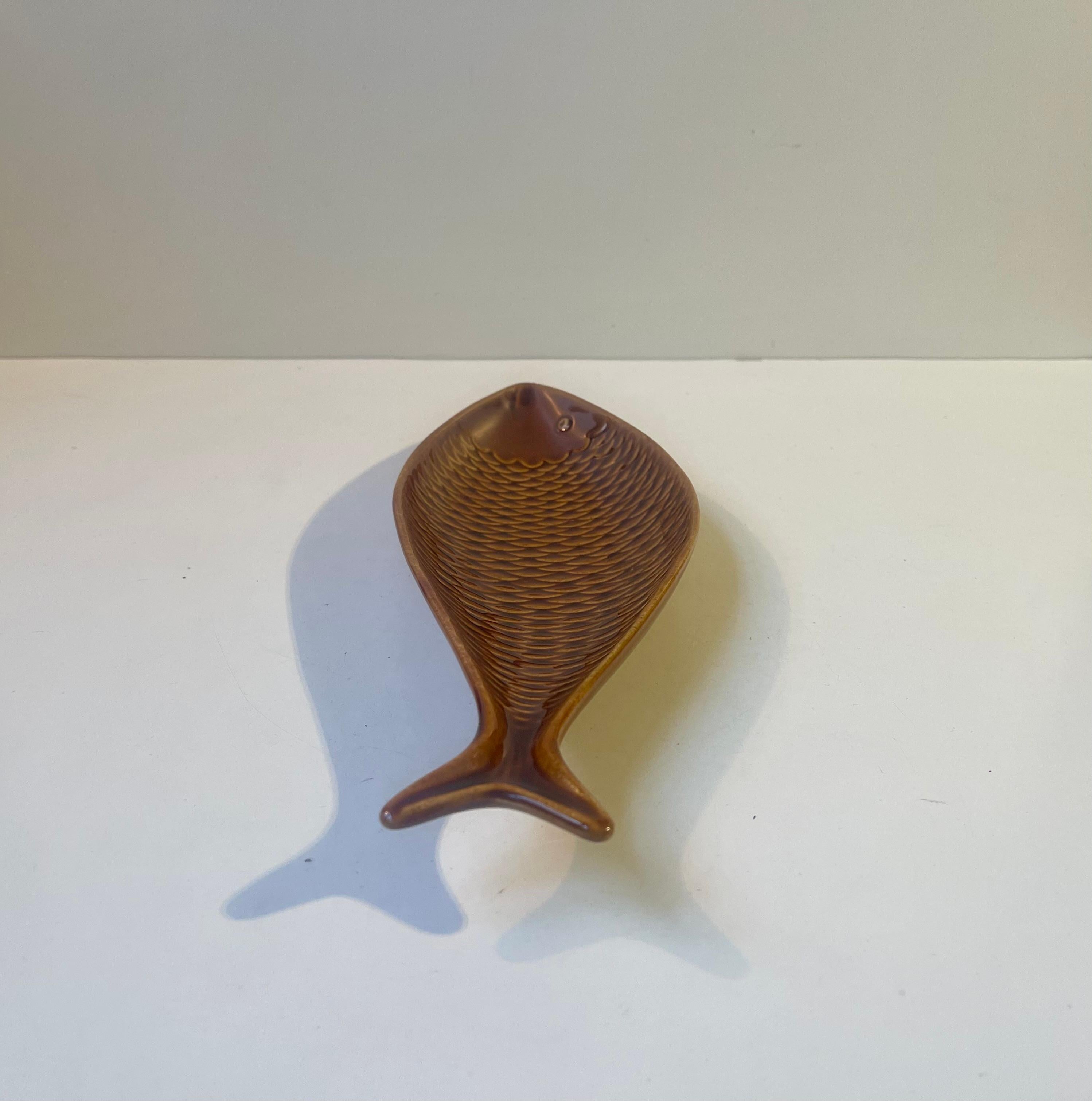 Plateau en forme de poisson en céramique suédoise par Stig Lindberg pour Gustavsberg, années 1960 Bon état - En vente à Esbjerg, DK