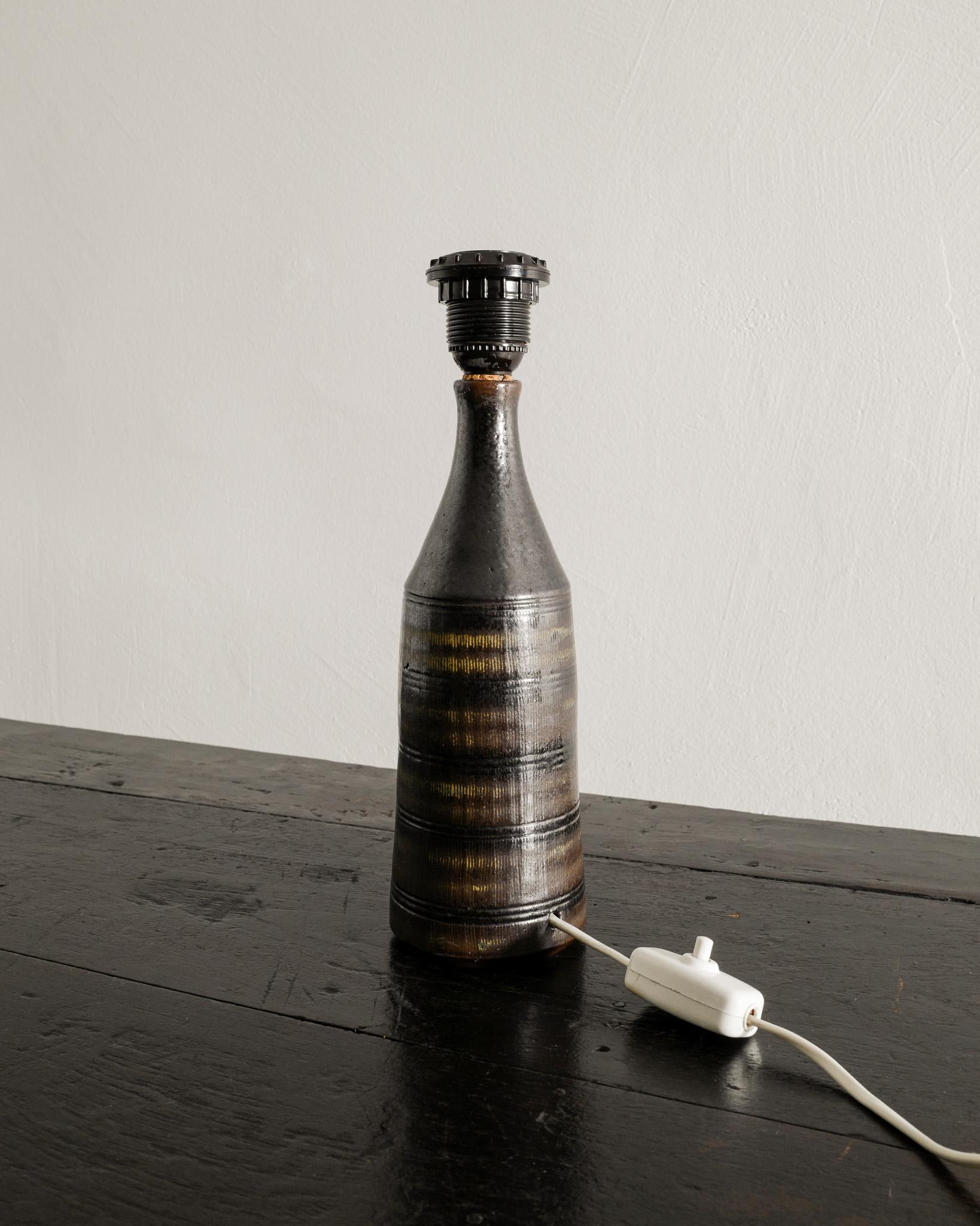 Lampe de table en céramique suédoise en grès par Arthur Andersson pour Wallåkra, années 1940 en vente 1