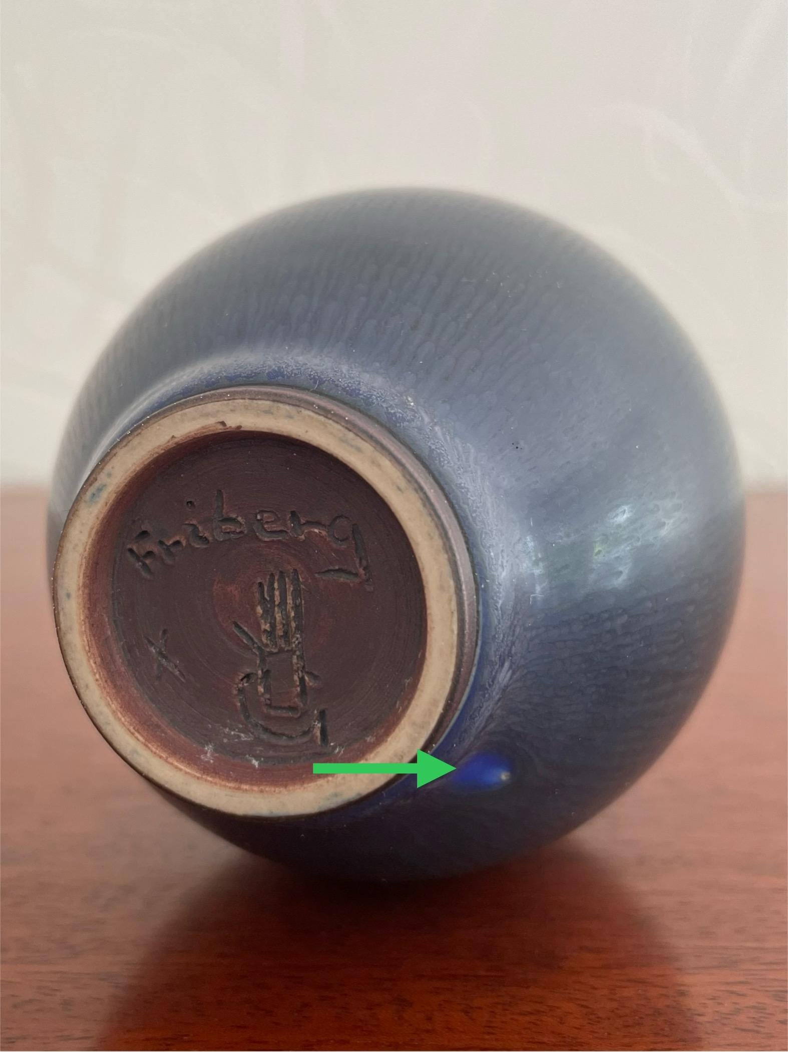 Vaso in ceramica svedese con smalto blu a pelo di lepre di Berndt Friberg per Gustavsberg in vendita 1