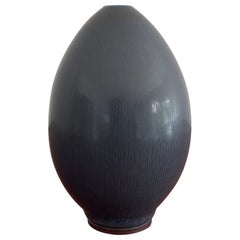 Schwedische Vase aus Keramik mit blauer Hasenfellglasur von Berndt Friberg für Gustavsberg
