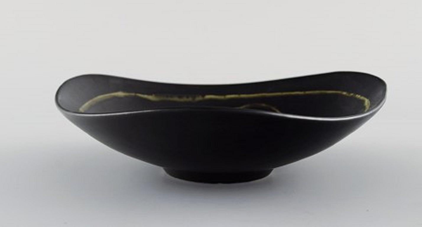 Swedish Ceramicist, Bowl in Black Glazed Ceramics with Abstract Motif In Excellent Condition For Sale In Copenhagen, DK