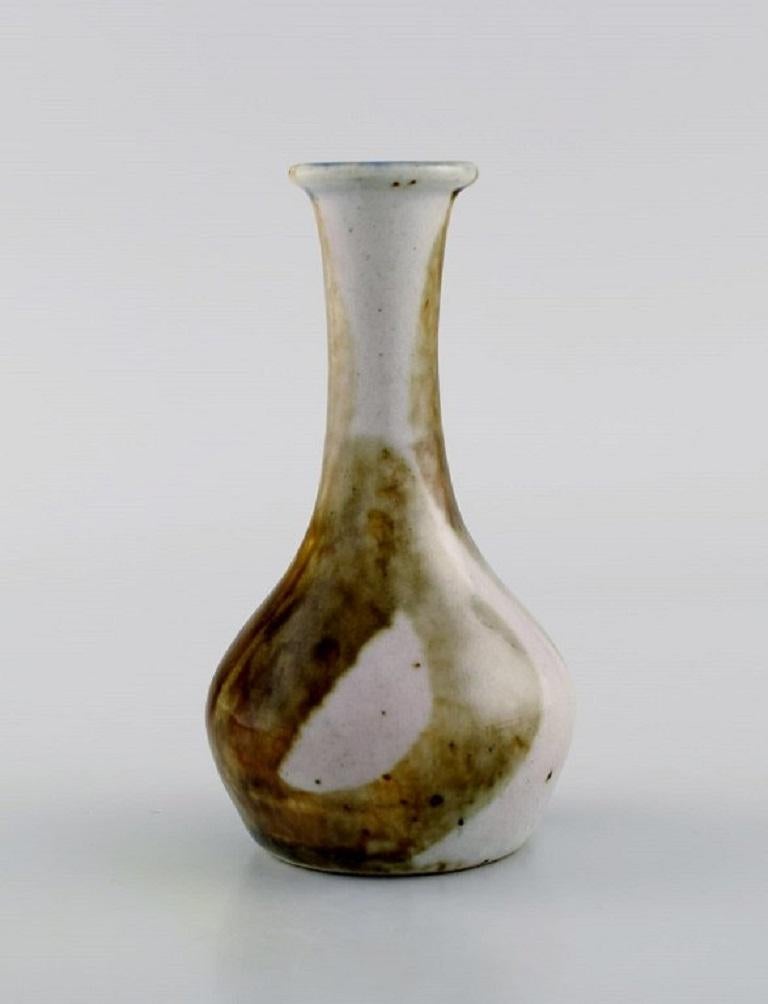 Swedish ceramicist. Unique vase in glazed stoneware. 1980s.
Measures: 11 x 6.2 cm.
In excellent condition.
Signed.