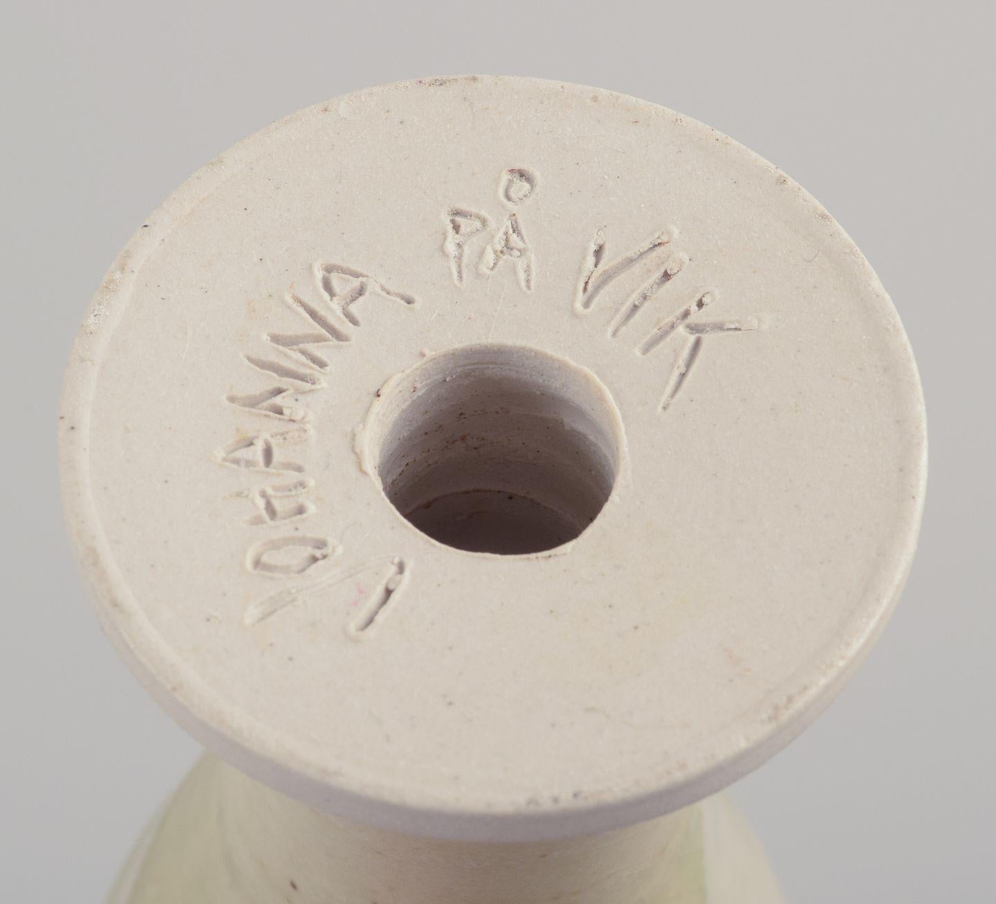 Schwedischer Keramiker. Einzigartiger Keramikkrug. In hellen Tönen glasieren. Spätes 20. Jh. im Angebot 1
