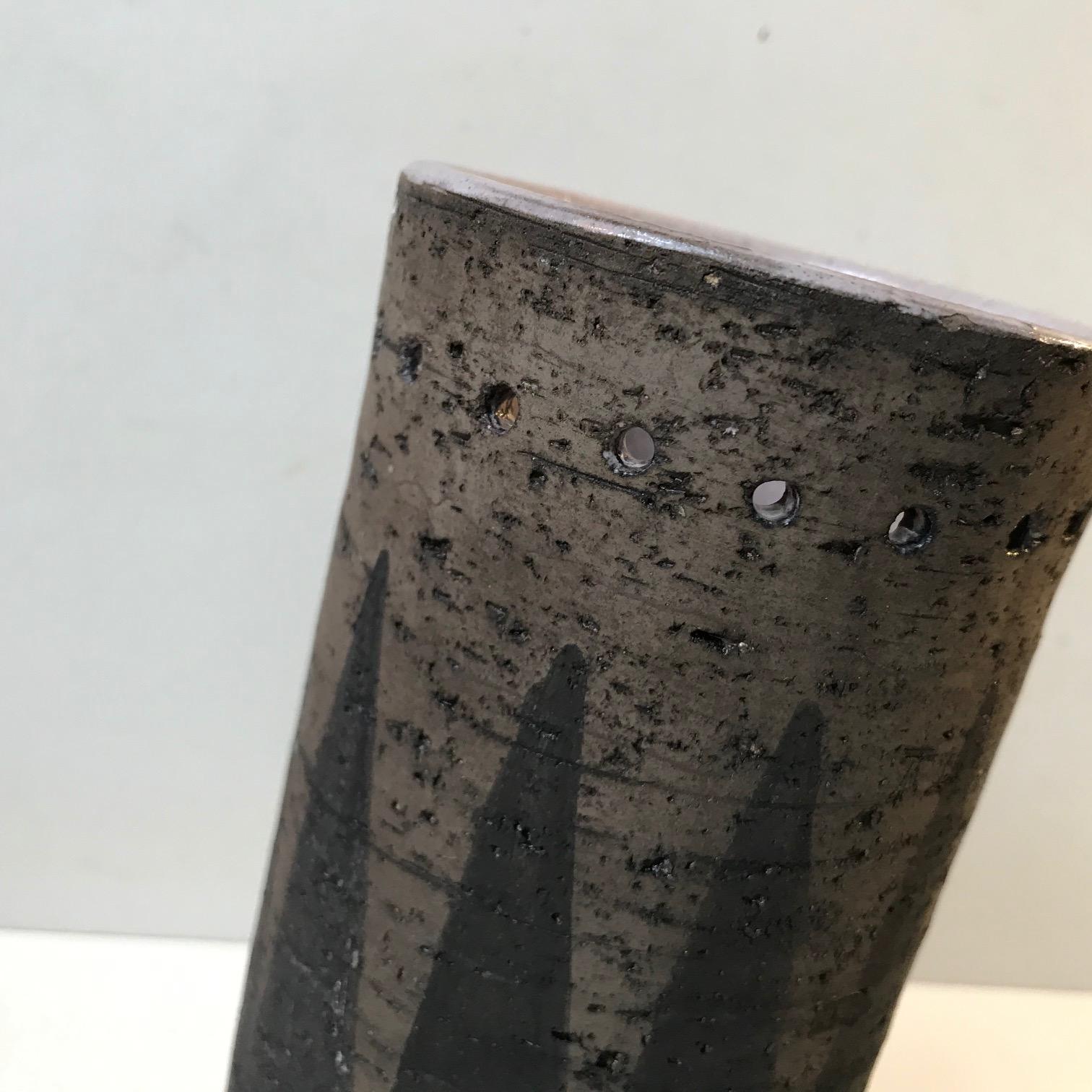 Scandinavian Modern Swedish Chamotte Vase with Arrows by Valeria G. Törnberg for Elbogen For Sale