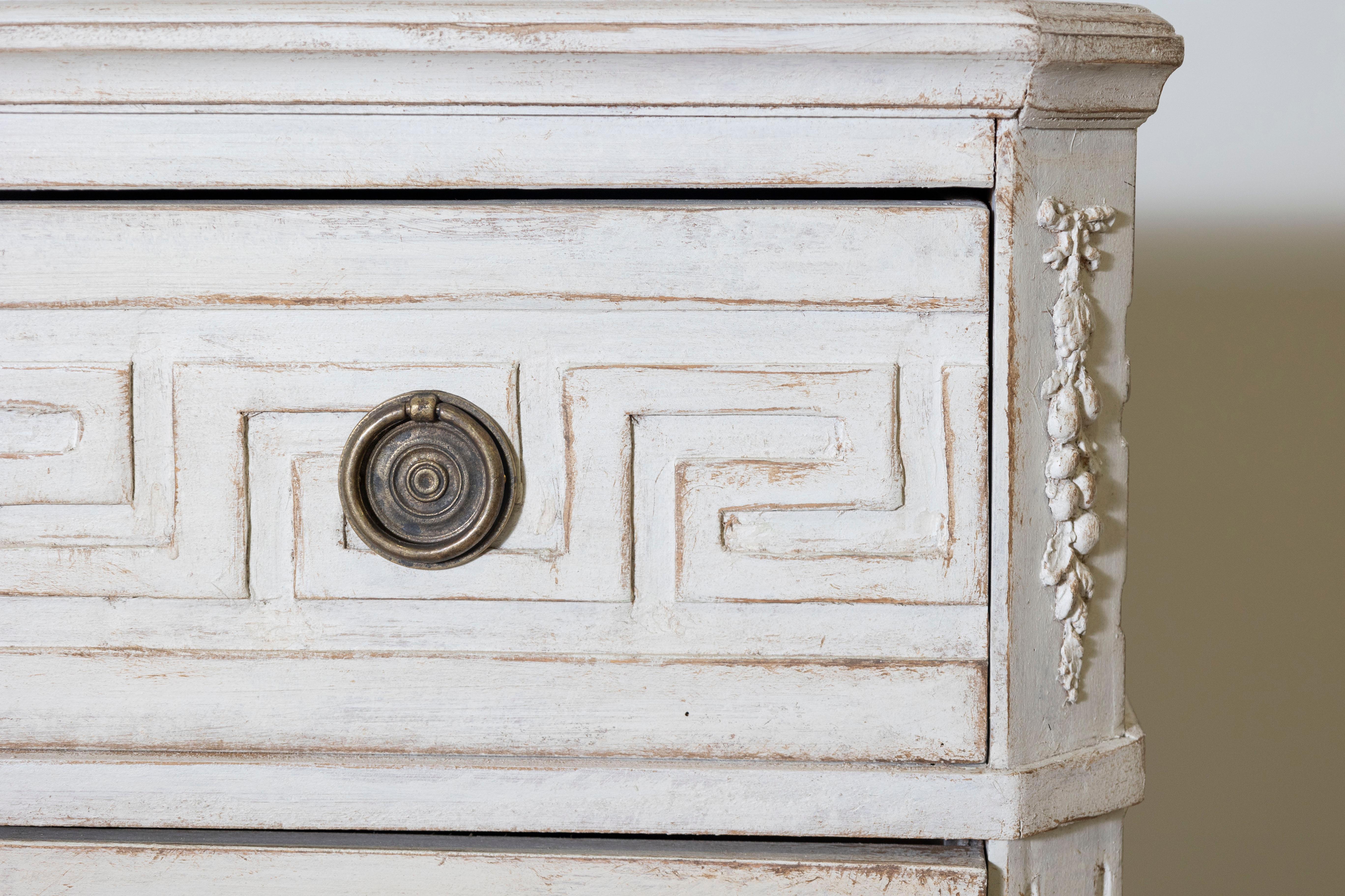 Swedish Chest of Drawers In Good Condition For Sale In Atlanta, GA