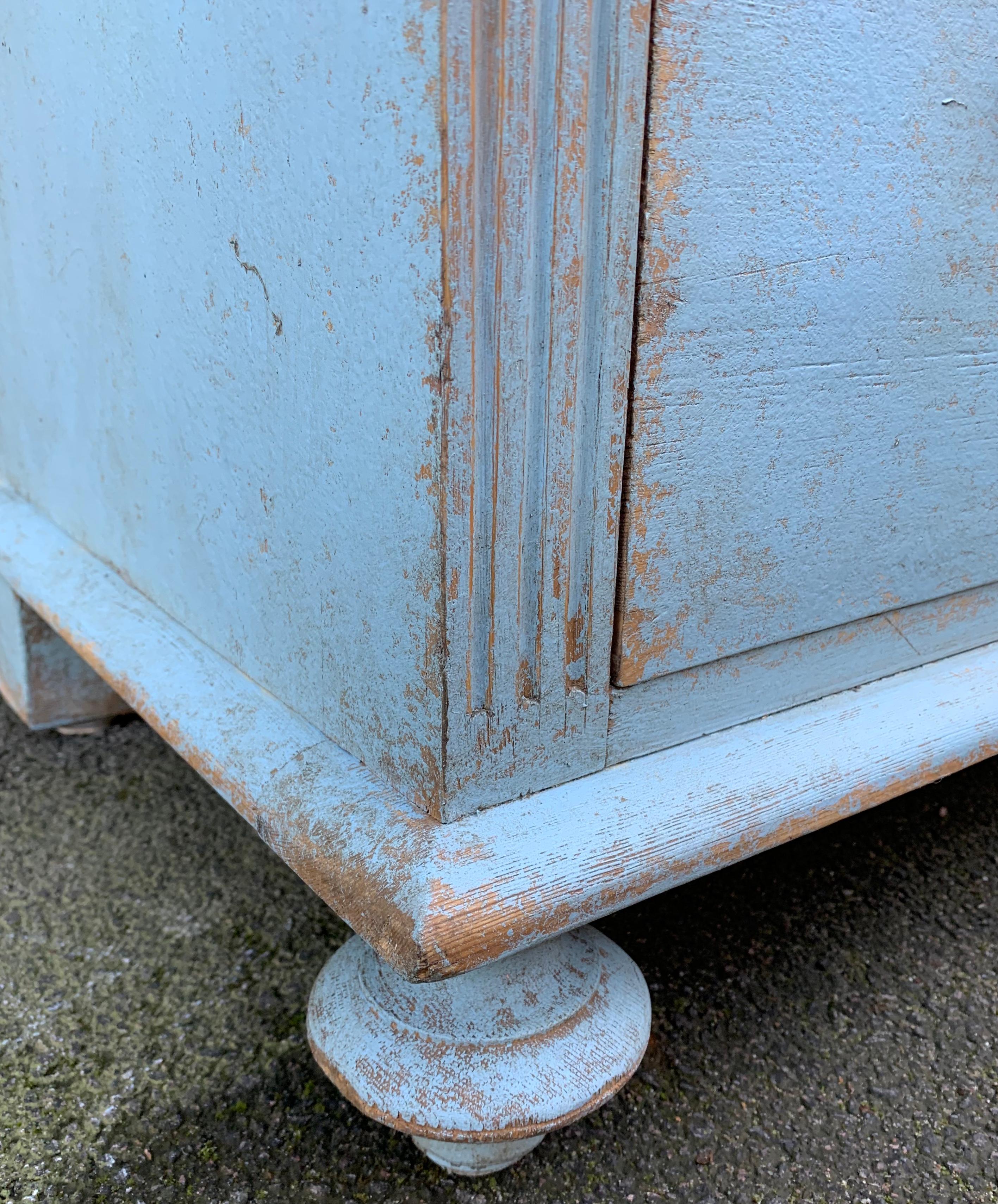 Swedish Chest Of Drawers In Light Blue Paint Gustavian Style In Good Condition In Haddonfield, NJ
