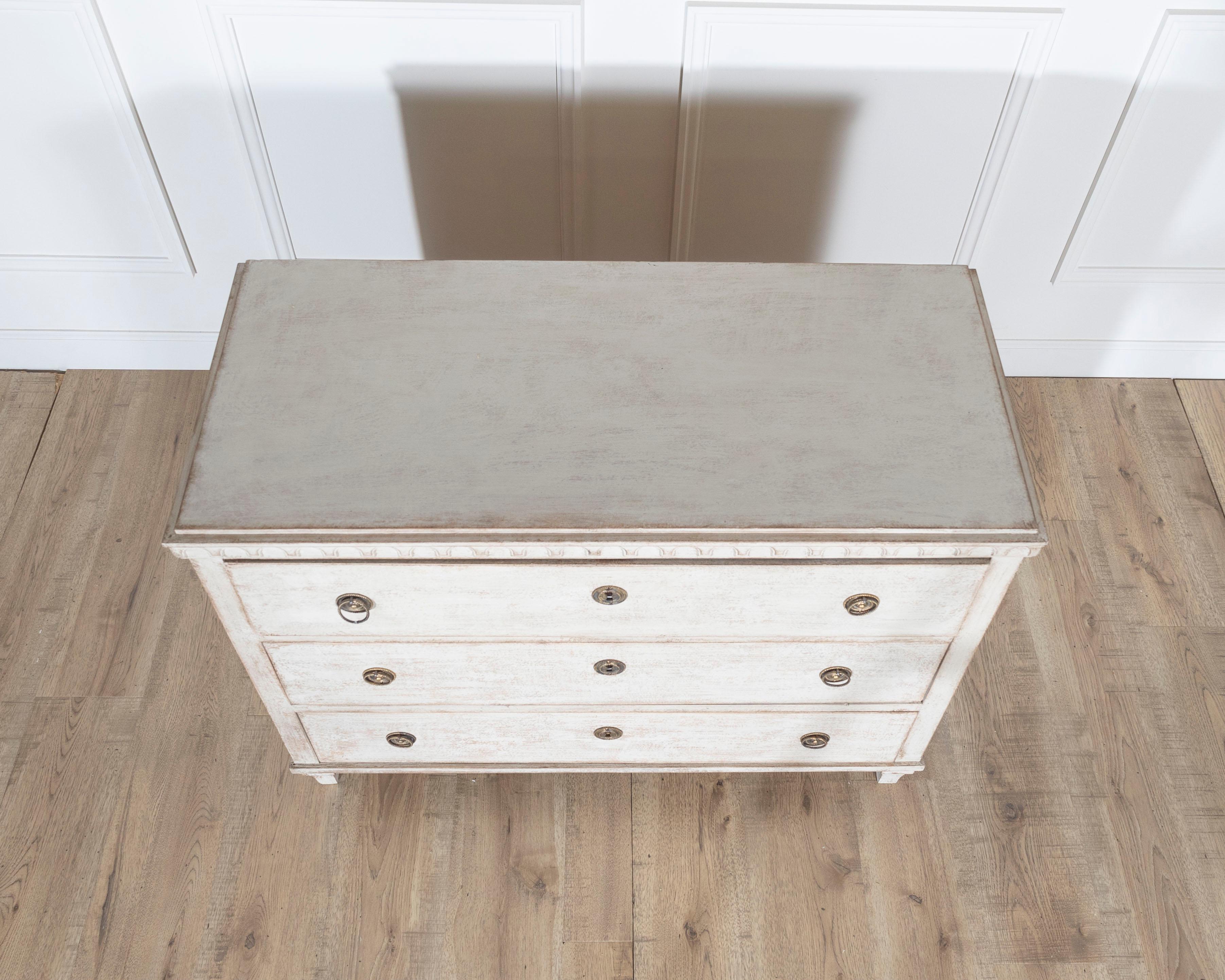 Painted Swedish Chest of Drawers with Dentil Carving, Mid-19th Century For Sale
