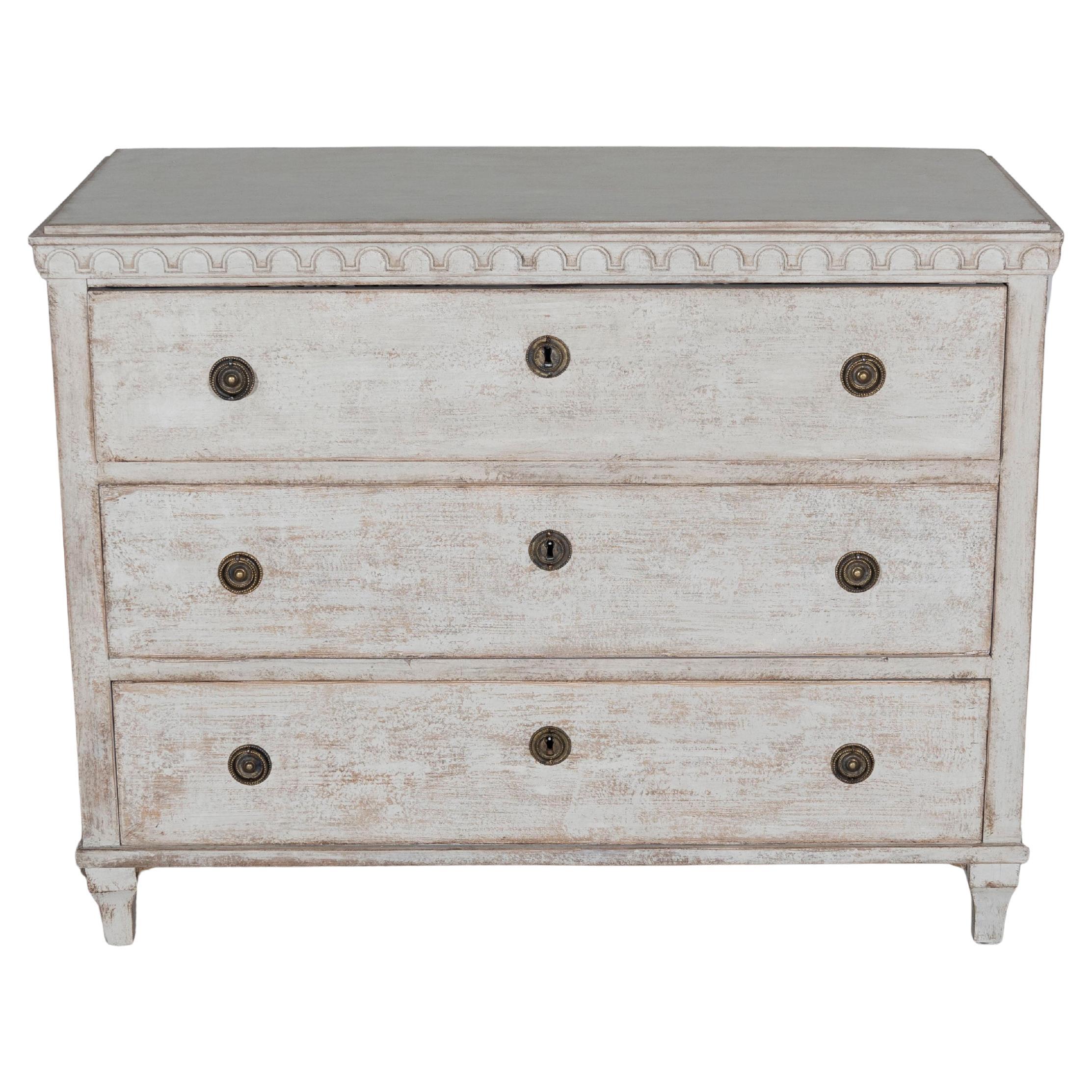 Swedish Chest of Drawers with Dentil Carving, Mid-19th Century