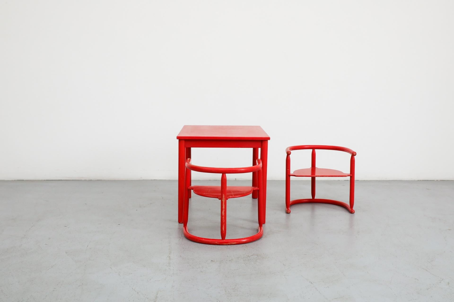 Set di tavolo e sedie svedese per bambini di Otto Nielsen in rosso In condizioni buone a Los Angeles, CA