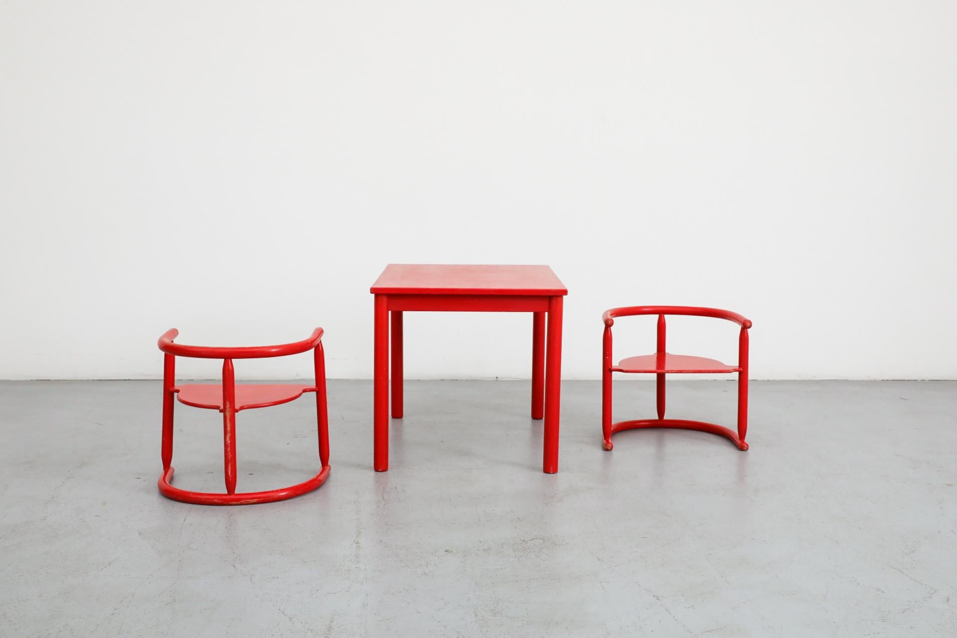XX secolo Set di tavolo e sedie svedese per bambini di Otto Nielsen in rosso