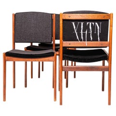 Schwedische klassische Stühle aus den 60er Jahren, neu gestaltet am Schnittpunkt der Mode