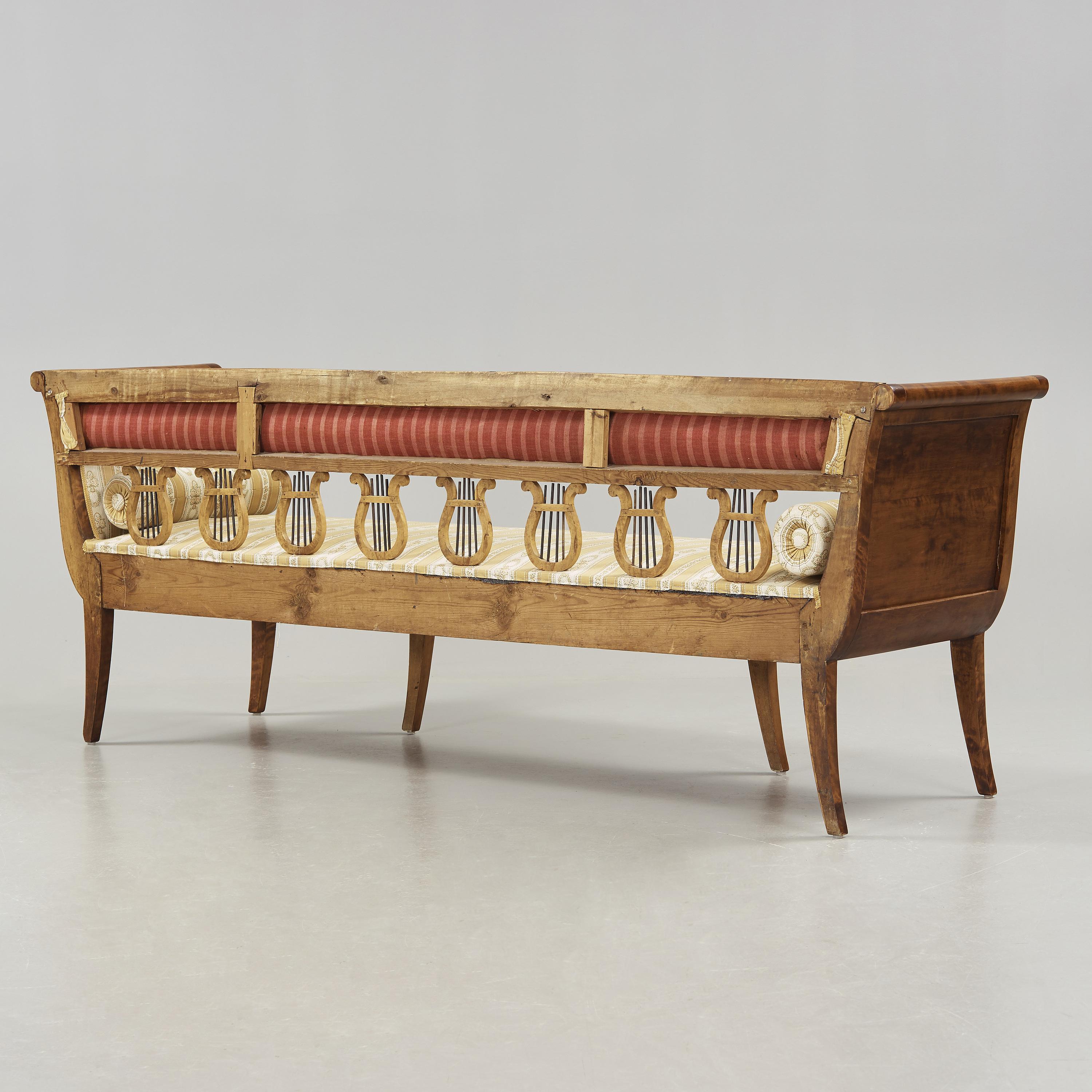 Hand-Crafted Swedish Classical Sofa For Sale