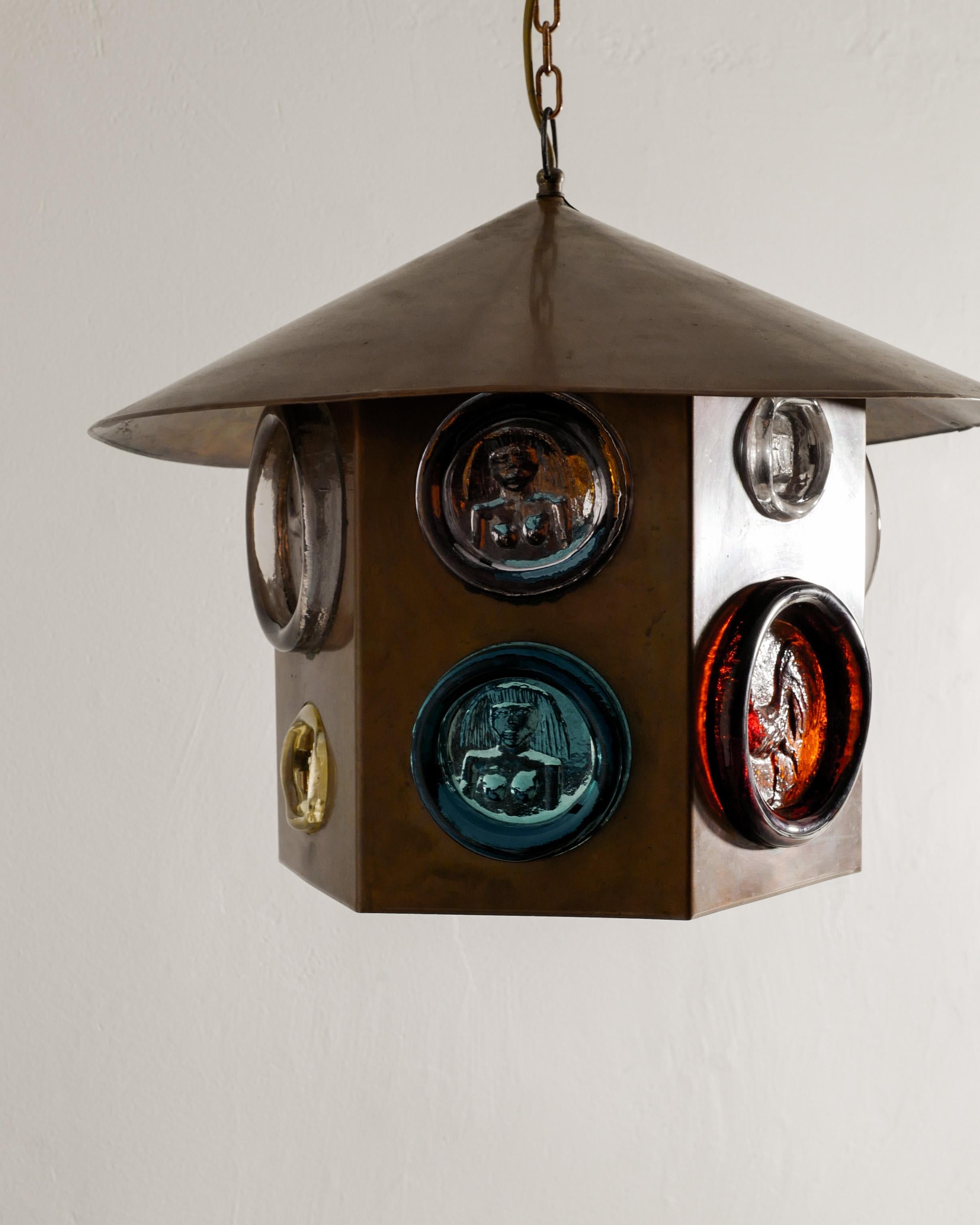 Scandinave moderne Lustre pendentif suédois en cuivre et verre par Erik Höglund Produit par Boda années 1960 en vente
