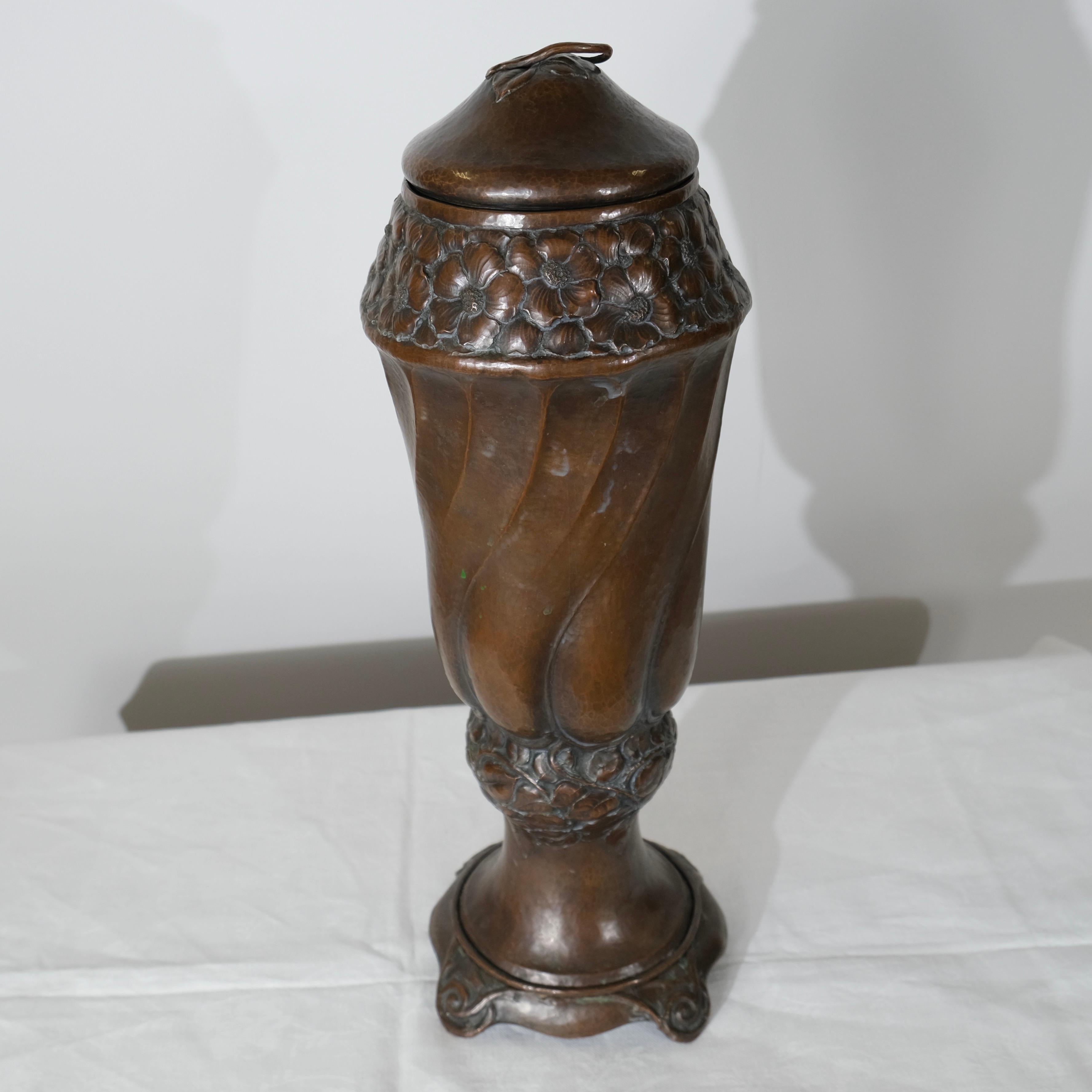Urna svedese in rame con coperchio. Art Nouveau realizzato nel 1890 circa in vendita 1