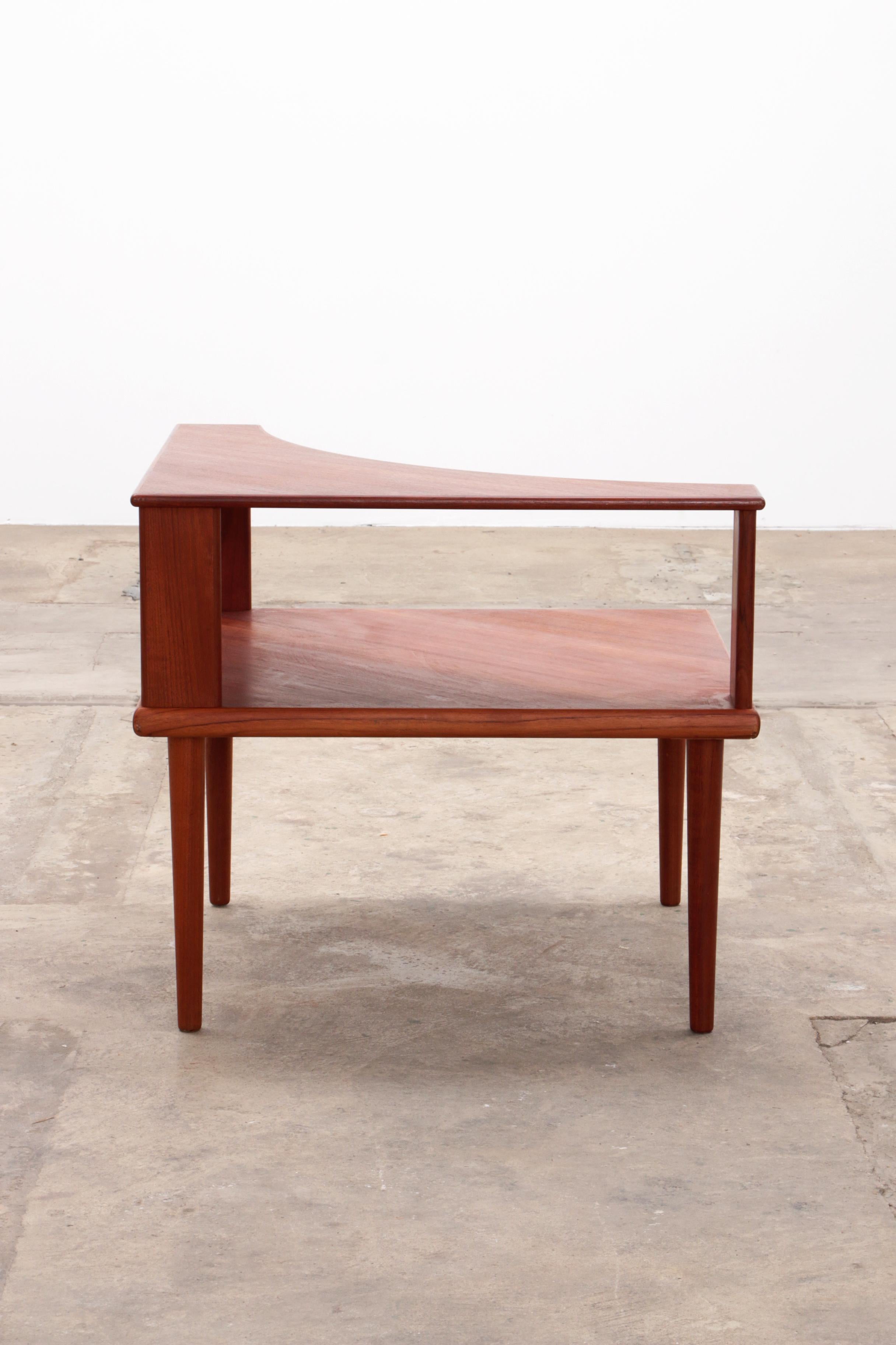 Swedish Corner Table Teak - Design by Alf Svensson & Yngvar Sandström In Good Condition For Sale In Oostrum-Venray, NL
