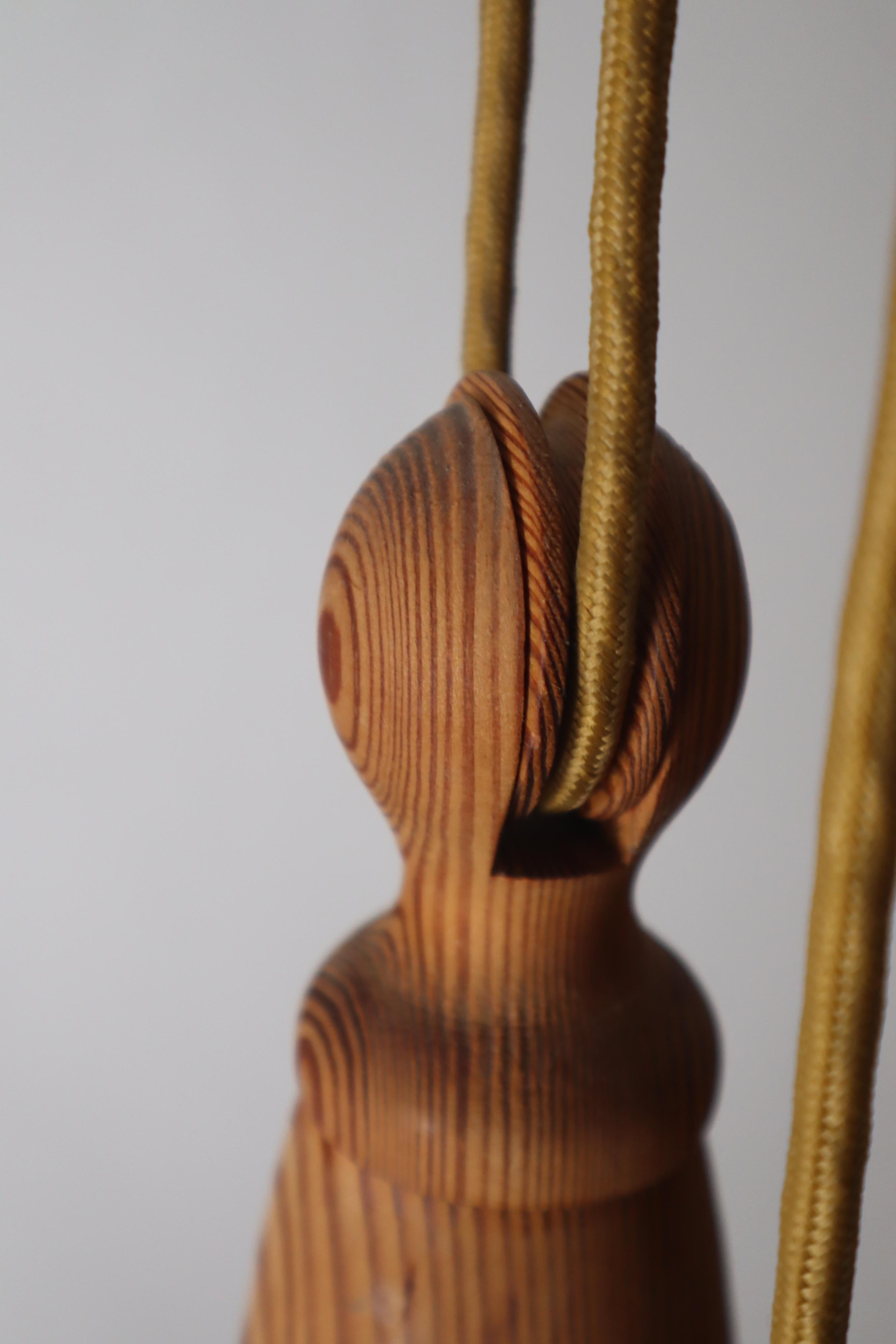 Lampada a sospensione svedese a contrappeso in Wood Wood e carta pergamena in vendita 10
