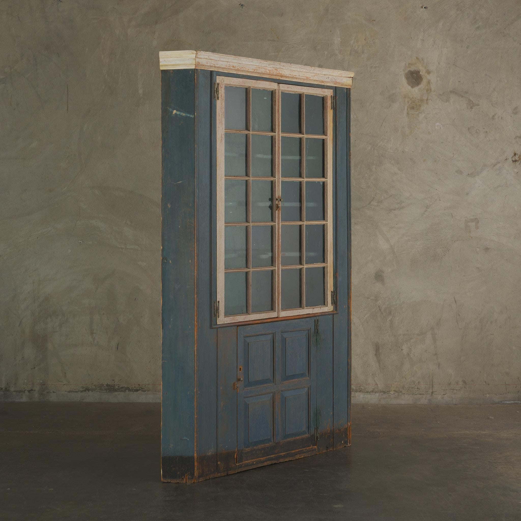 Suédois Armoire d'angle suédoise en vente