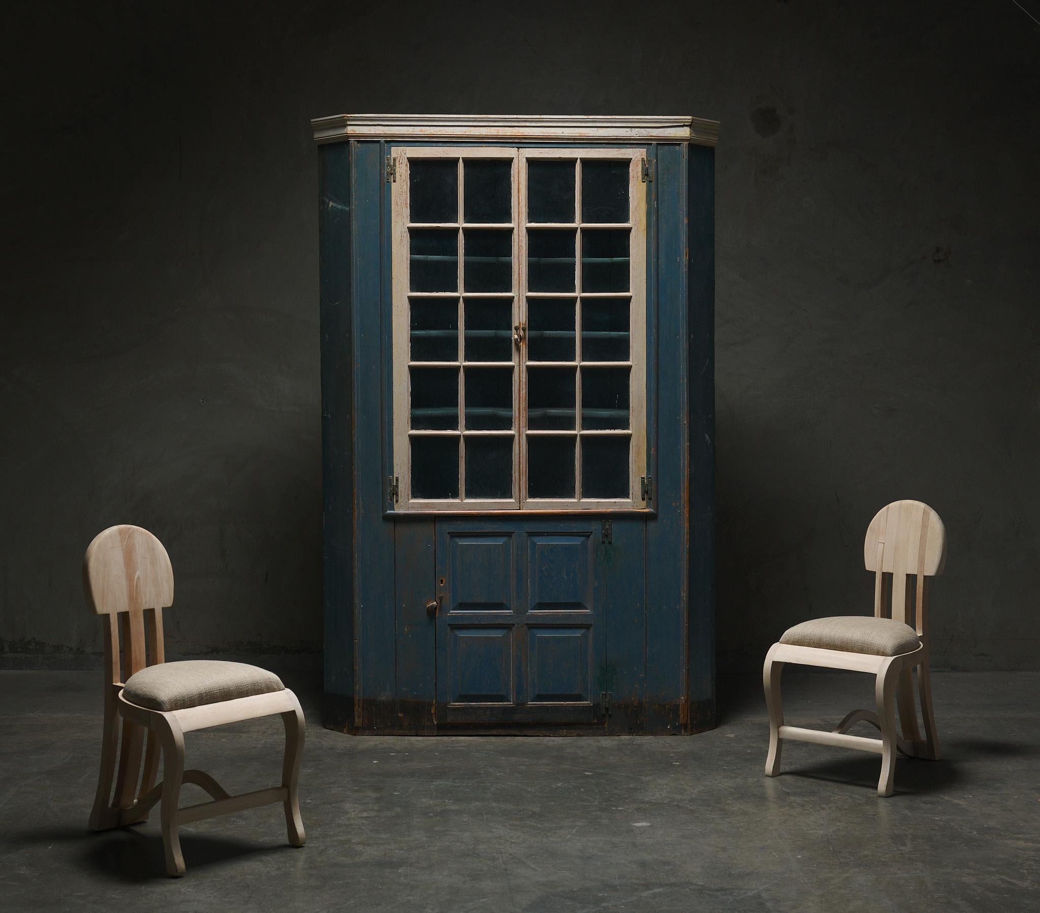 Armoire d'angle suédoise en vente 1