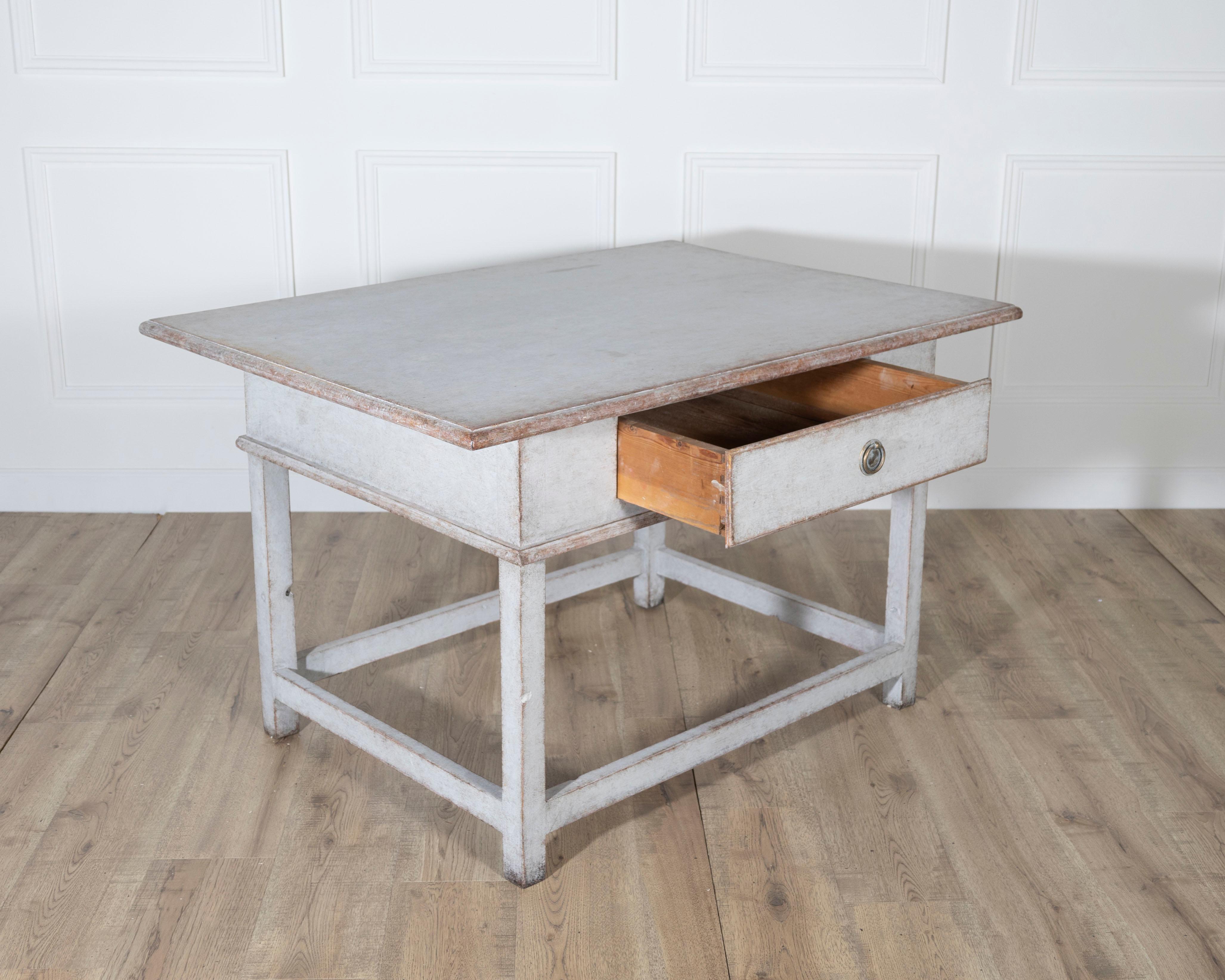 Swedish Country Pine Table with Drawer, circa 19th Century For Sale 2