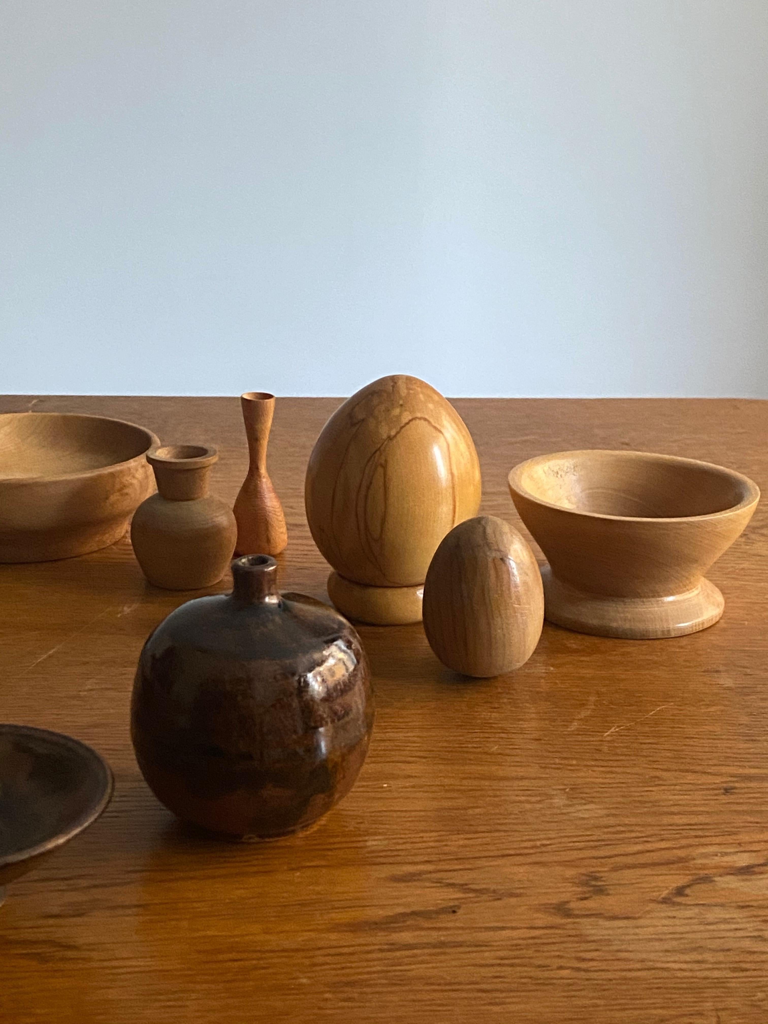 Swedish Craft, Assorted Collection of Bowls, Wood and Ceramics, 20th Century In Good Condition In High Point, NC