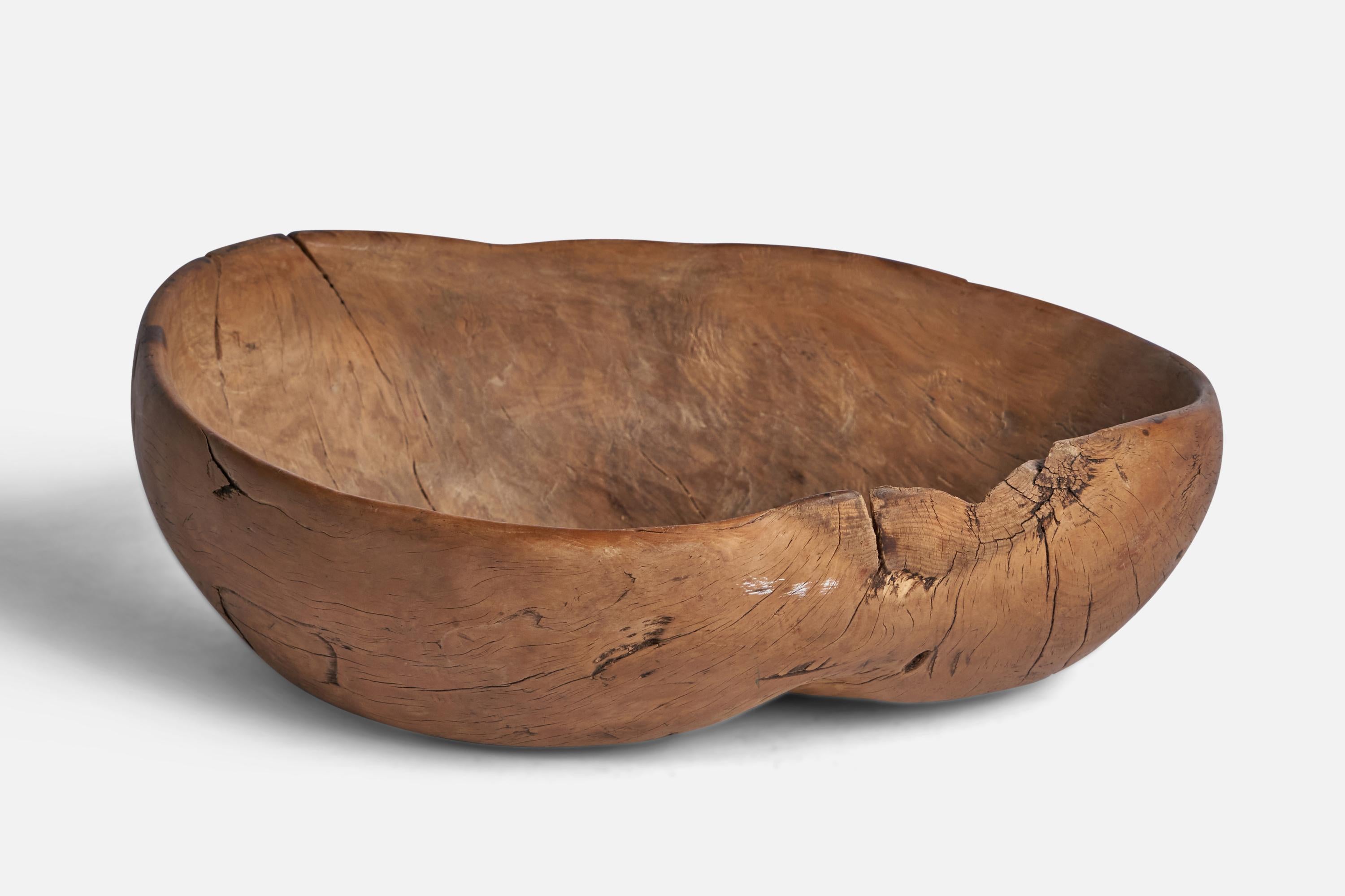 A burl wood bowl produced in Sweden, 19th century.