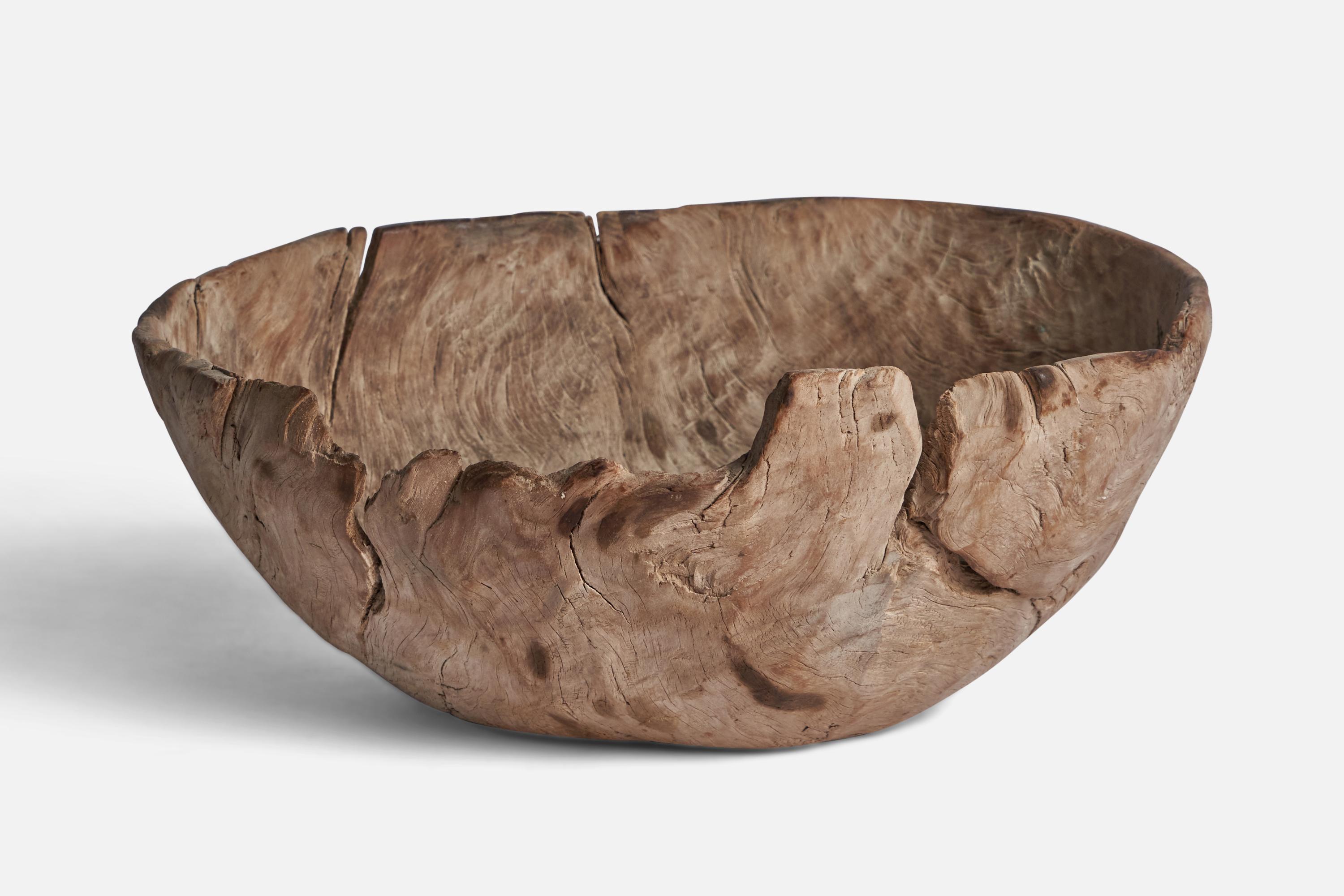 A wood bowl produced in Sweden, c. 17th century.