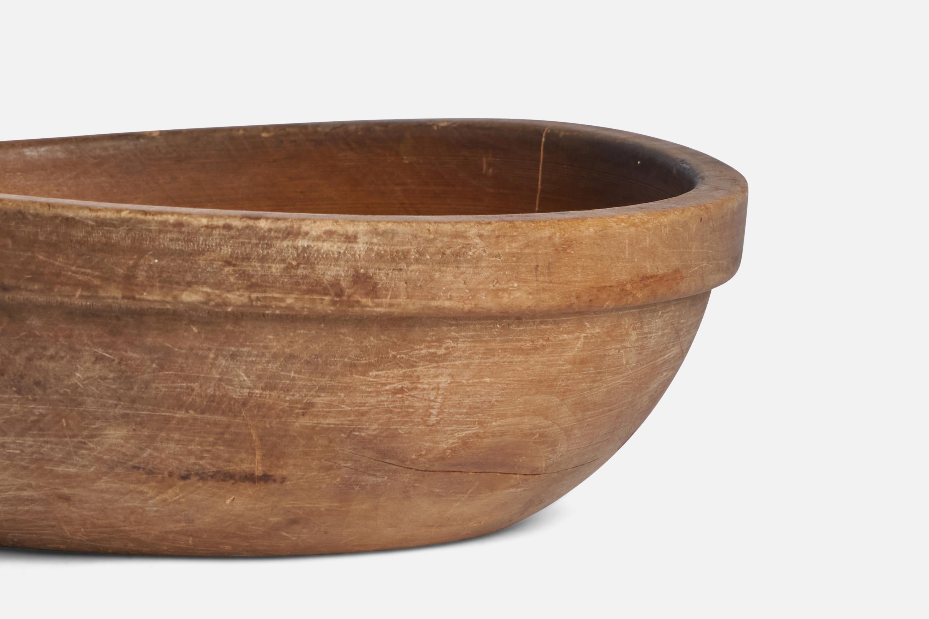 Swedish Craft, Bowl, Wood, Sweden, 19th century In Fair Condition For Sale In High Point, NC