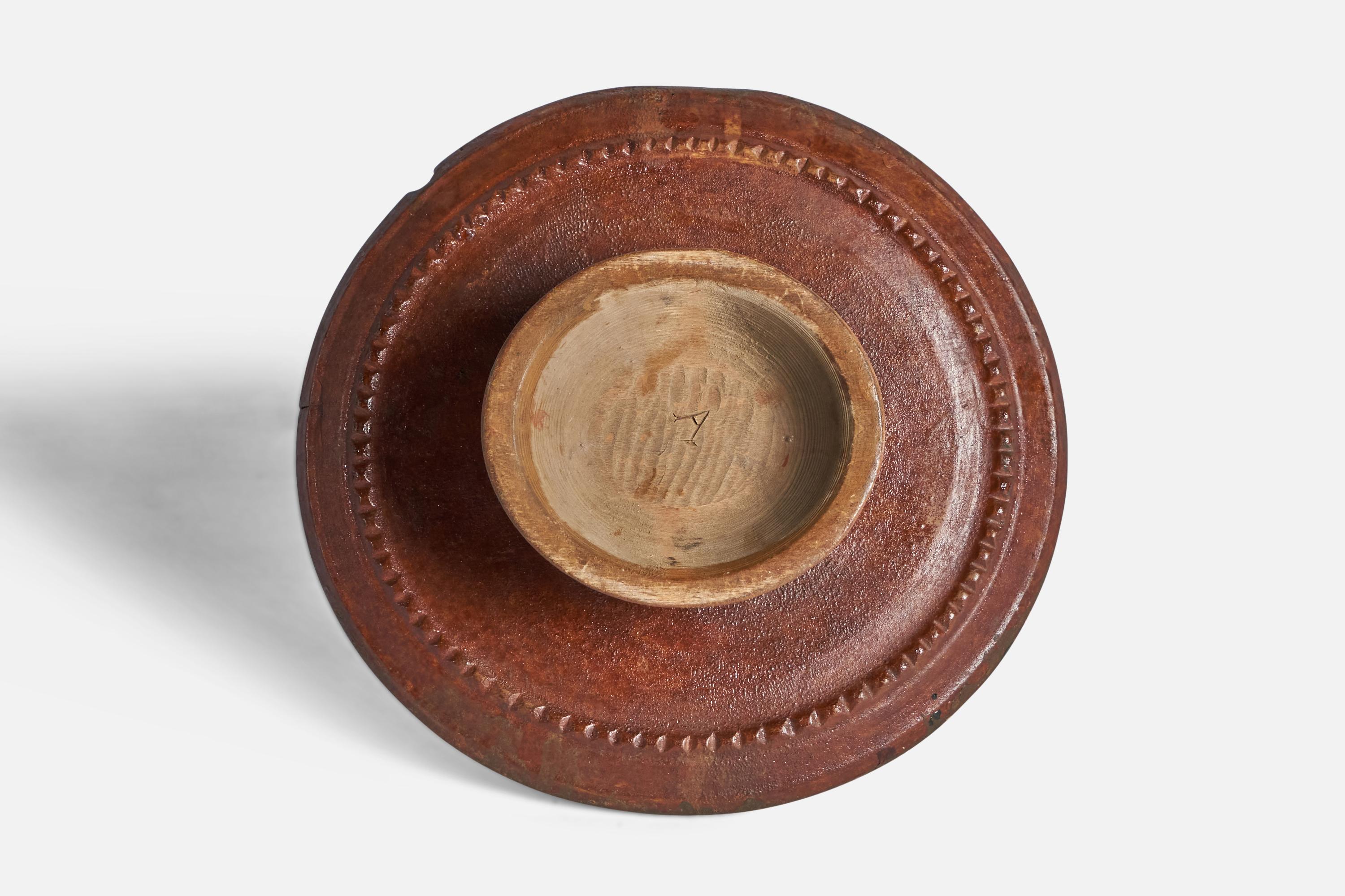 Craft suédois, plat, Wood, Suède, 19e siècle État moyen - En vente à High Point, NC