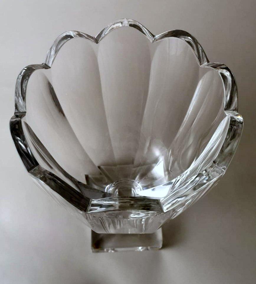 Swedish Crystal Tulip Vase With Square Base For Sale 10