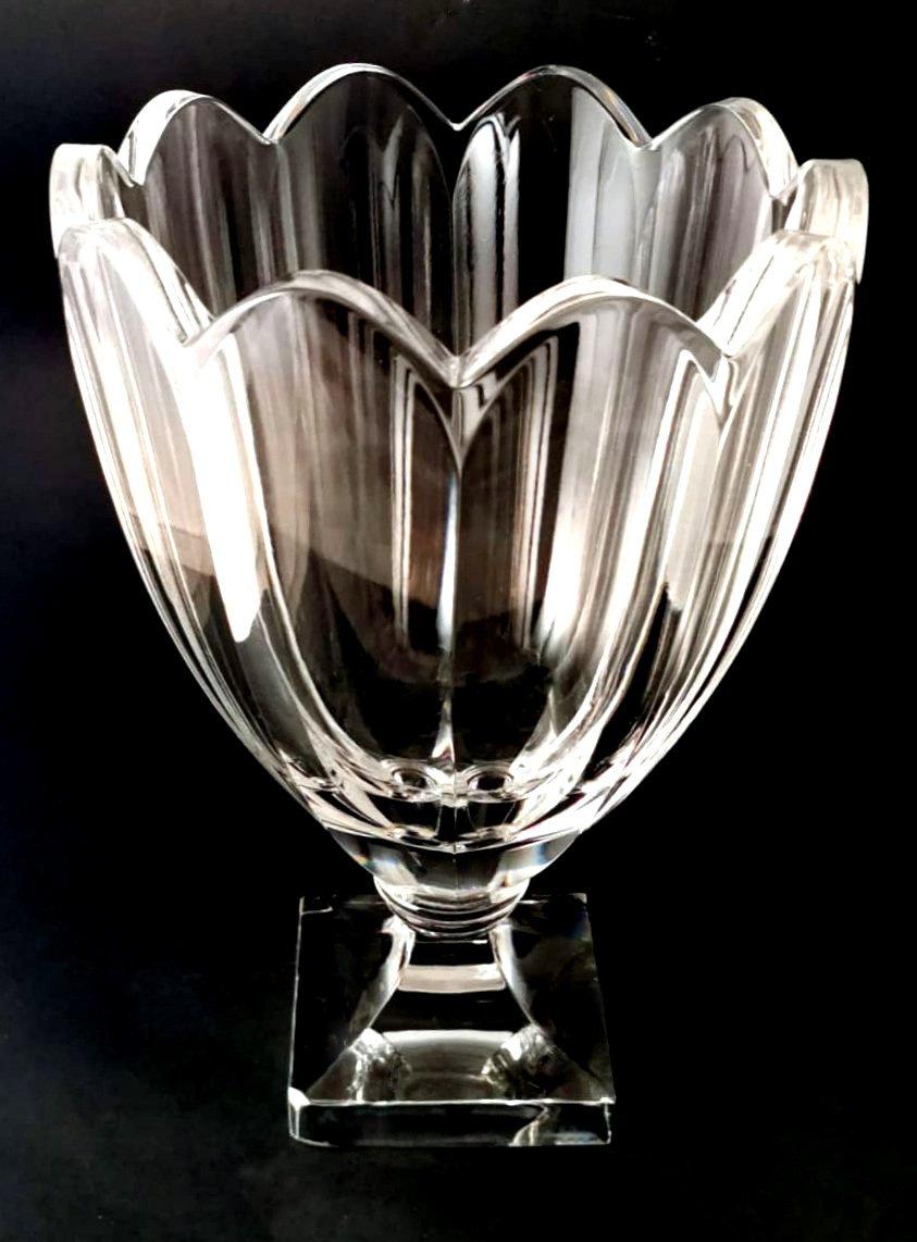 Hand-Crafted Swedish Crystal Tulip Vase With Square Base