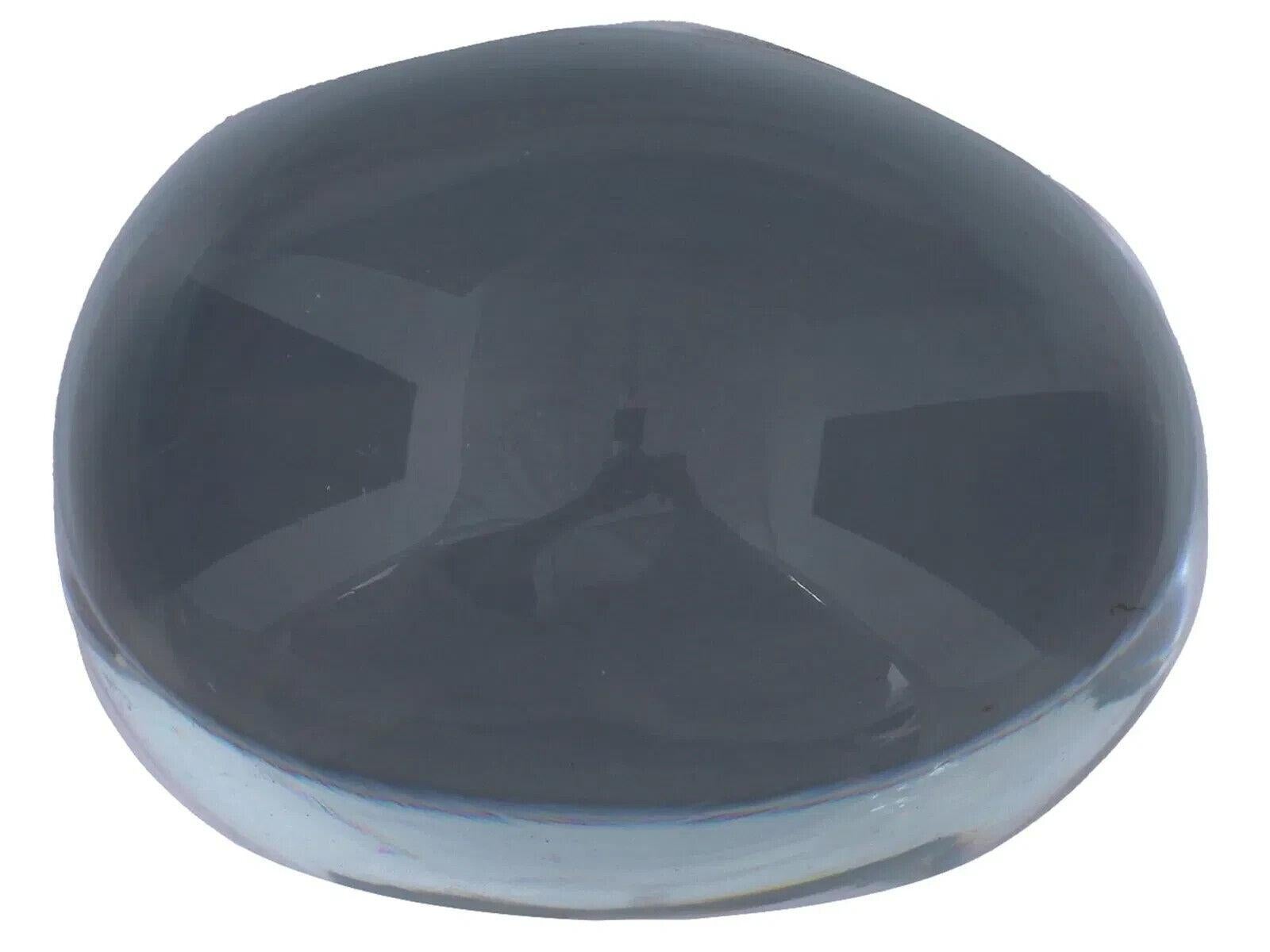 Swedish Cut Crystal Owl Paperweight By Royal Krona In Good Condition For Sale In New York, NY