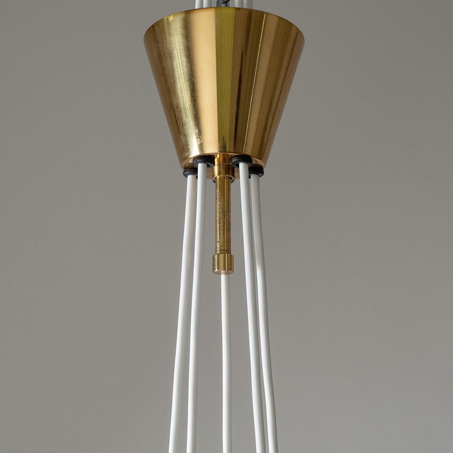 Schwedischer Hängekronleuchter aus geschliffenem Glas, um 1950 (Messing) im Angebot
