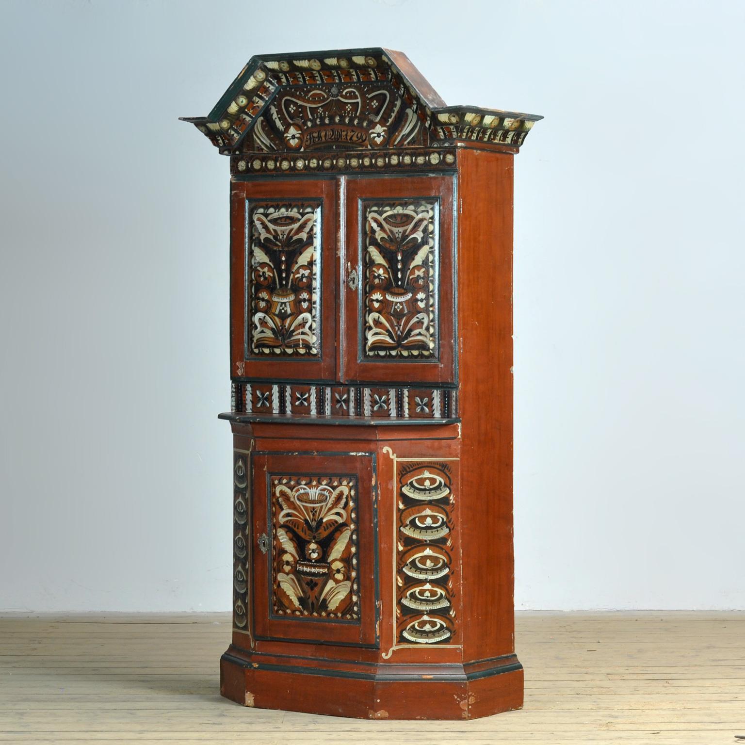 Hand-Painted Swedish Dalarna Painted Crown Cupboard, dated 1799 For Sale