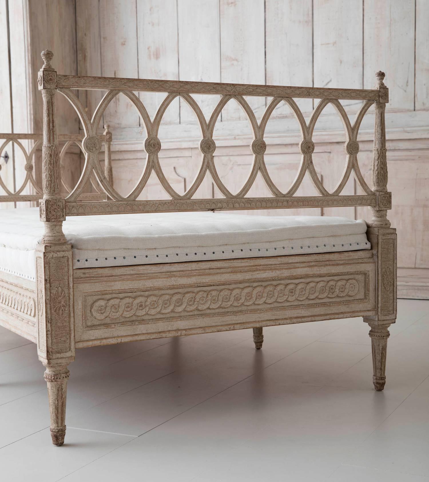 20th Century Swedish Daybed Sofa in the Gustavian Style