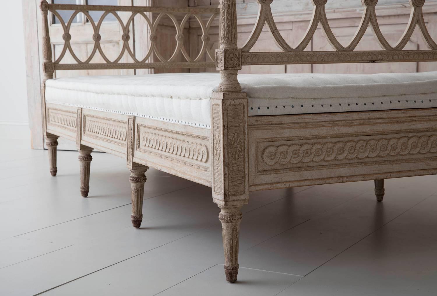 Swedish Daybed Sofa in the Gustavian Style 2