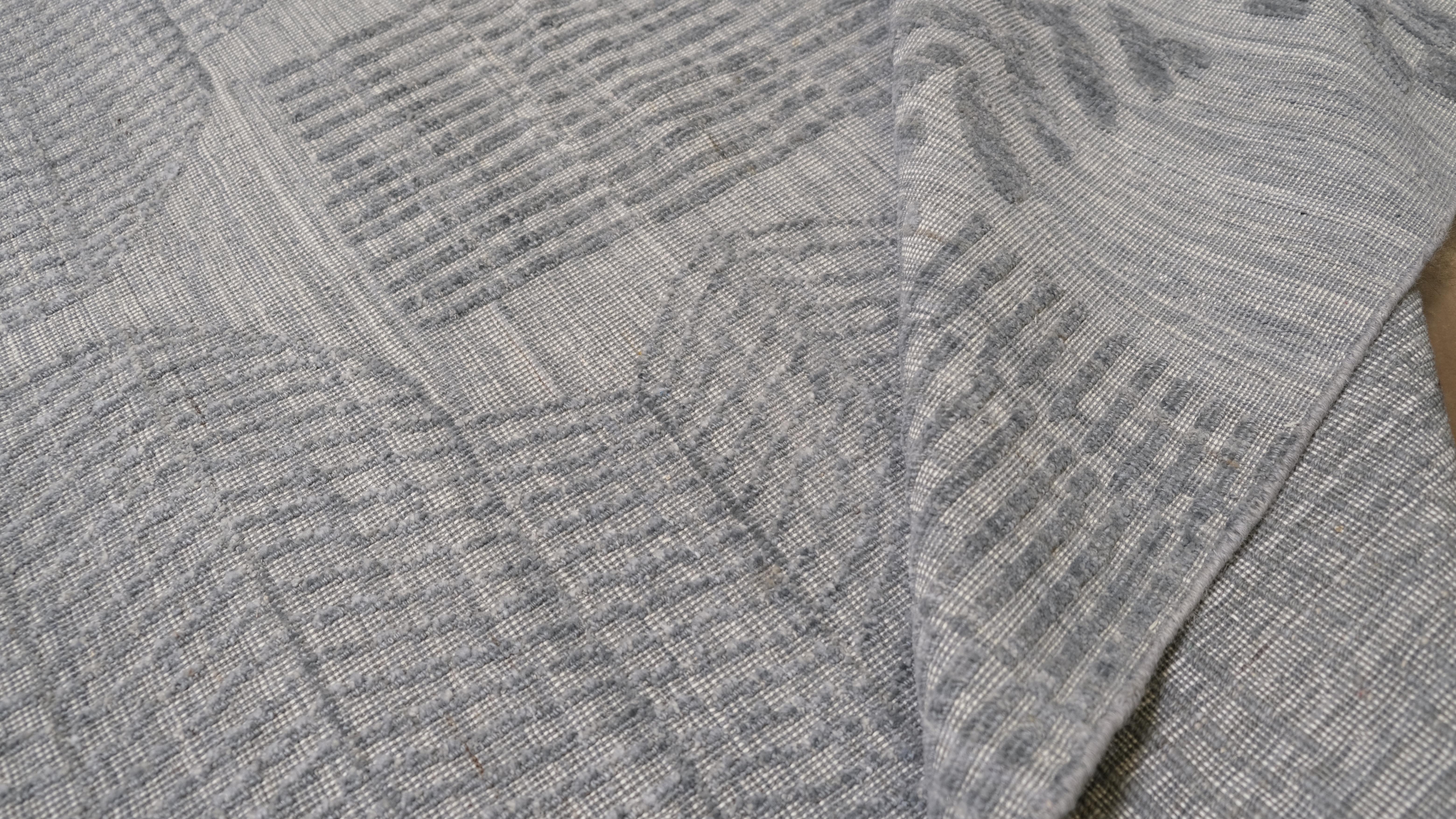 Scandinave moderne Tapis déco suédois à motifs géométriques gris-bleu 12'2''x16'2'' en vente