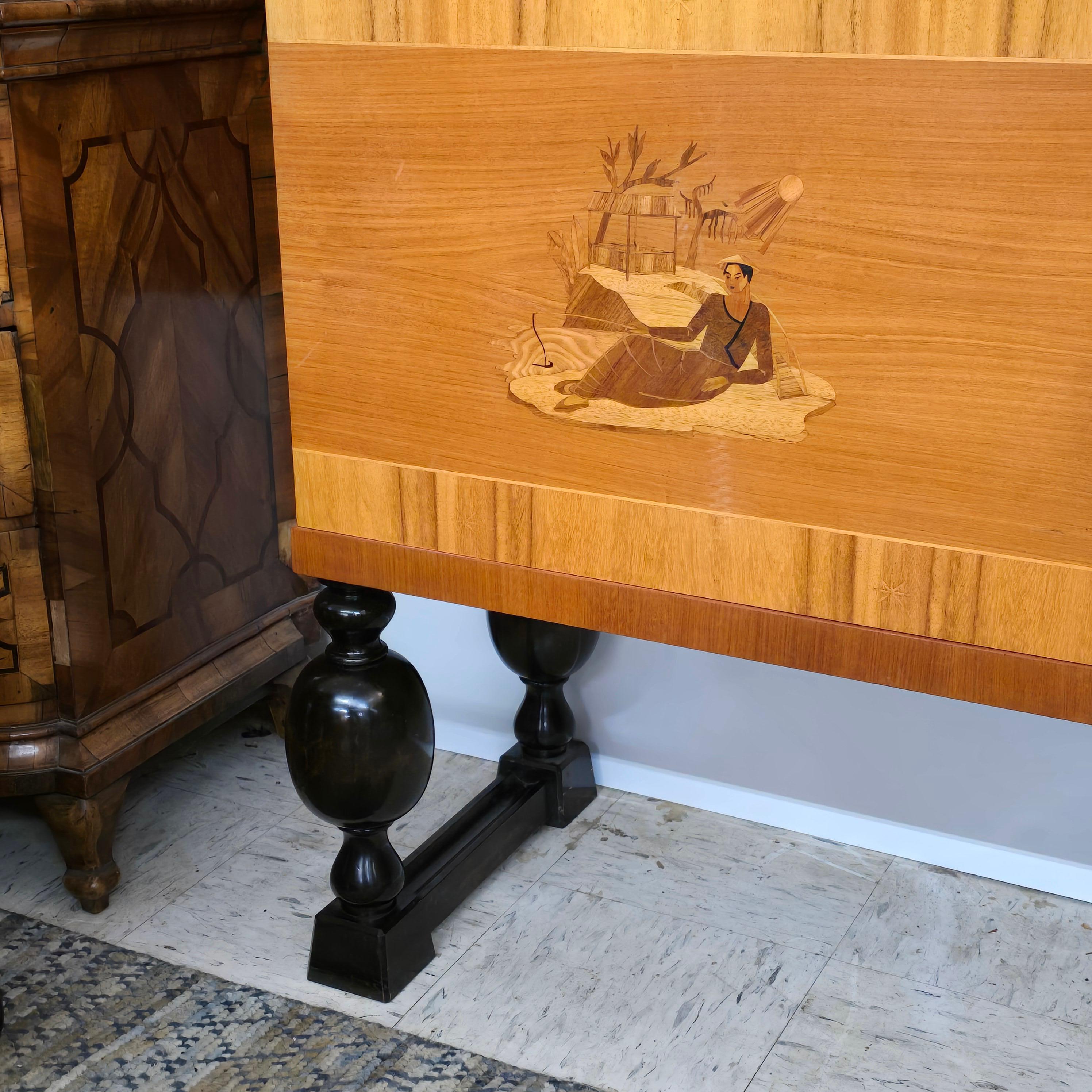 Armadio intarsiato in stile Deco svedese di Reiners In condizioni buone in vendita a Kilmarnock, VA