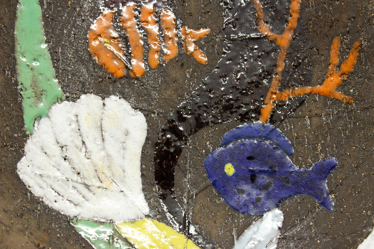 Plato decorativo sueco con hojas de Anna-Lisa Thomson para Upsala Ekeby, años 50 en Bueno estado para la venta en Stockholm, Stockholms län