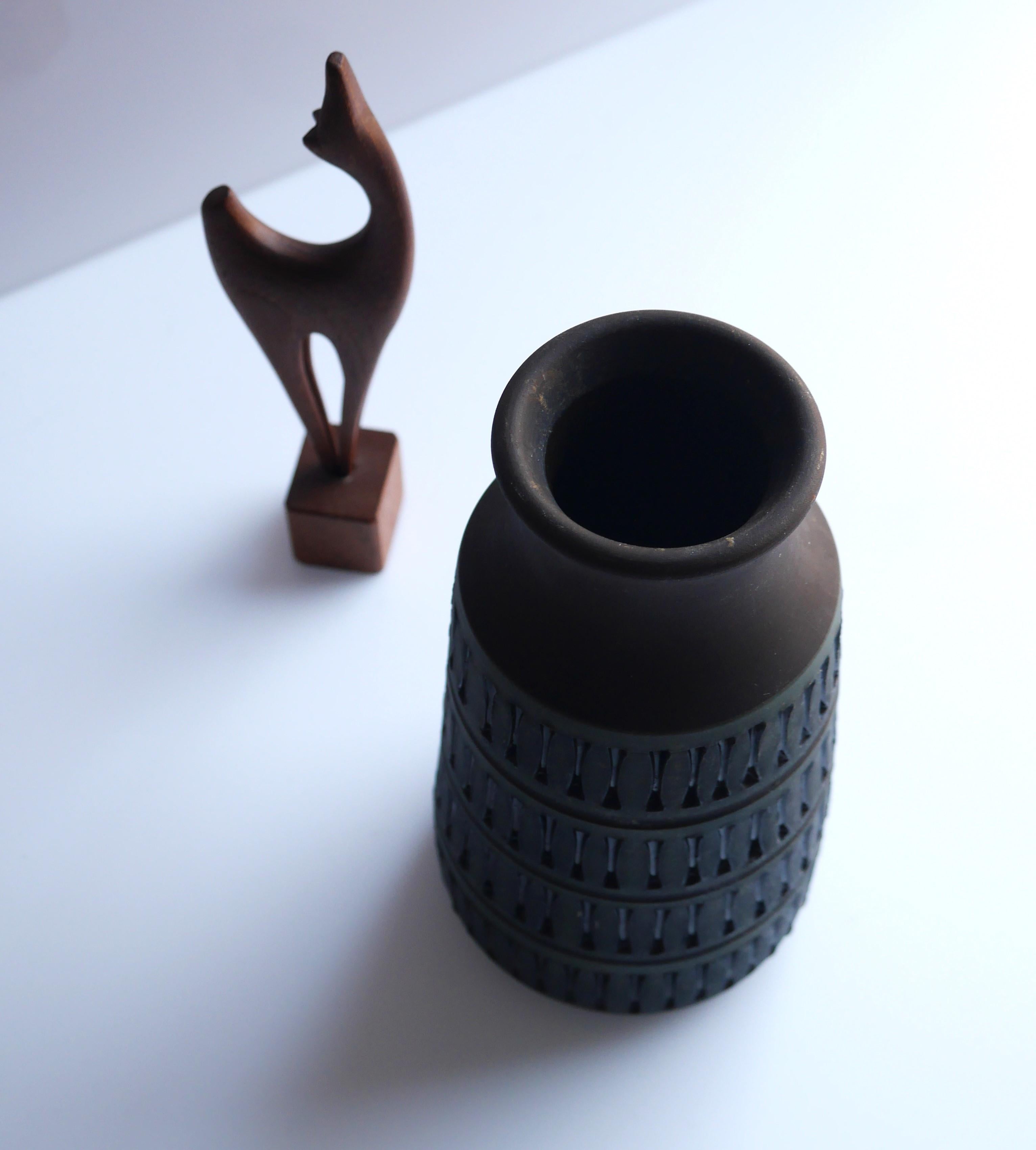 Mid-20th Century Swedish Deep Blue Vase, by Tomas Anagrius for Alingsås For Sale