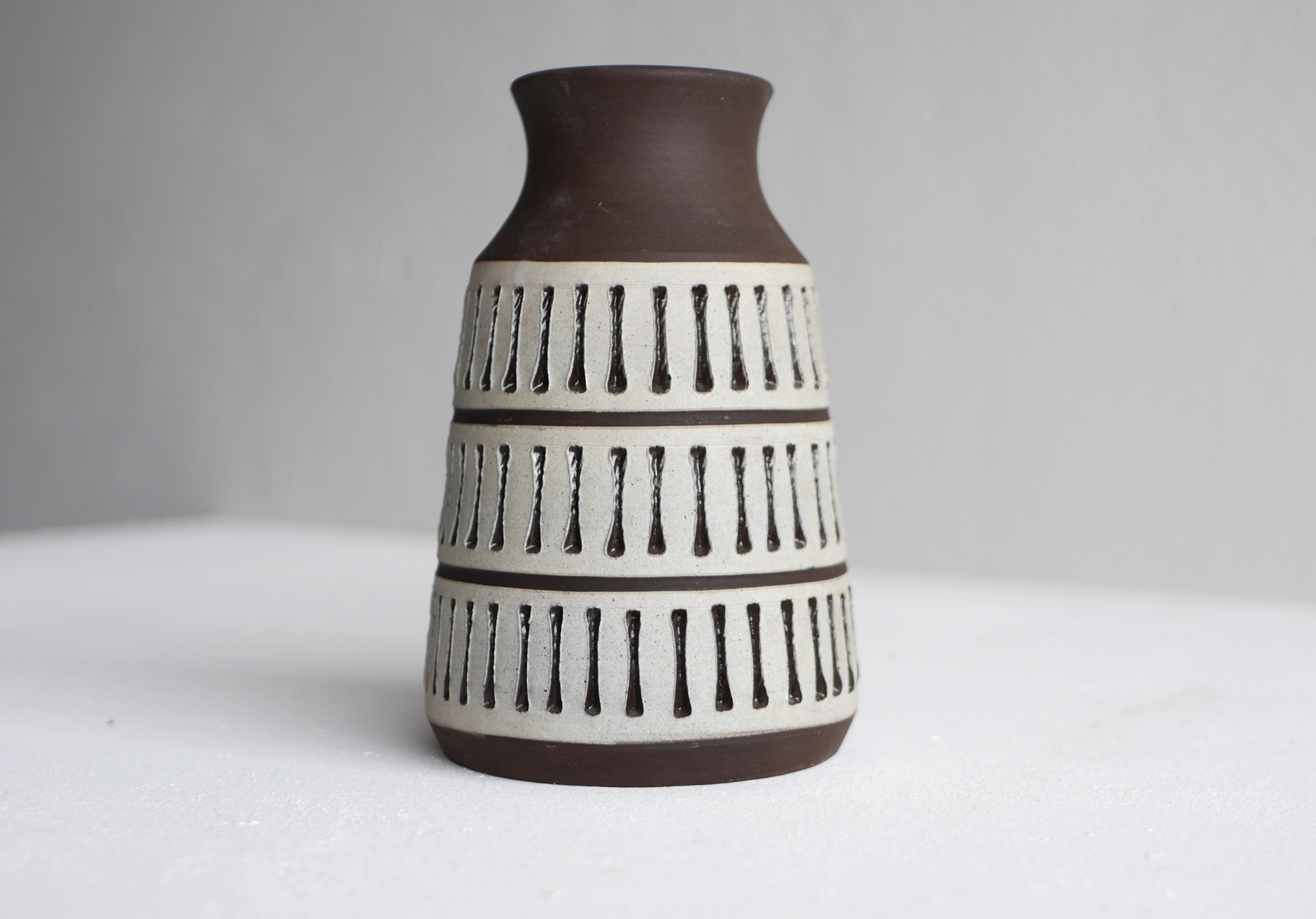 Swedish A pair of Scandinavian pottery vases, by Tomas Anagrius for Alingsås, Sweden