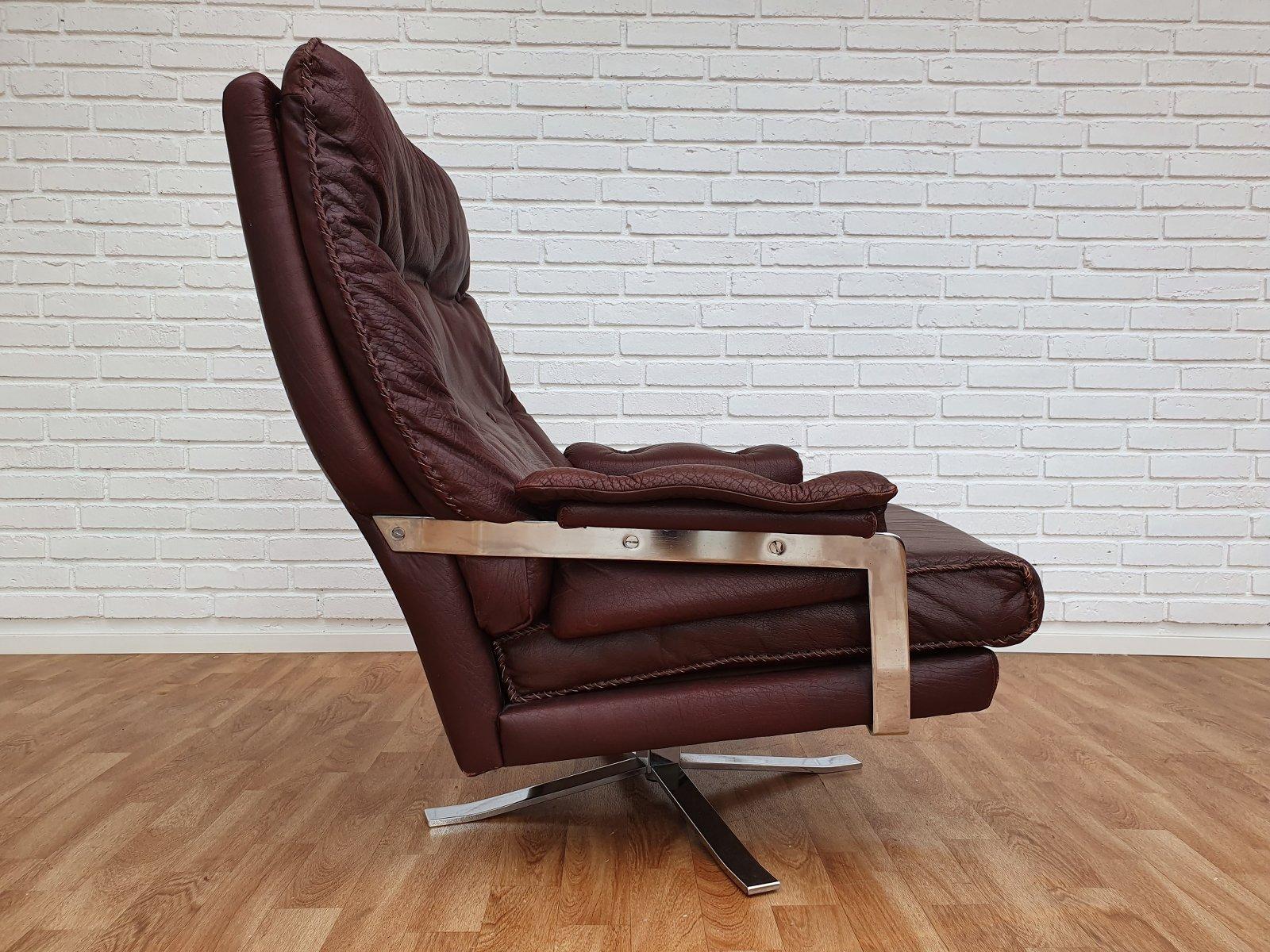 Late 20th Century Swedish design 70s, Arne Norell loungechair, original upholstery, leather, chrom For Sale