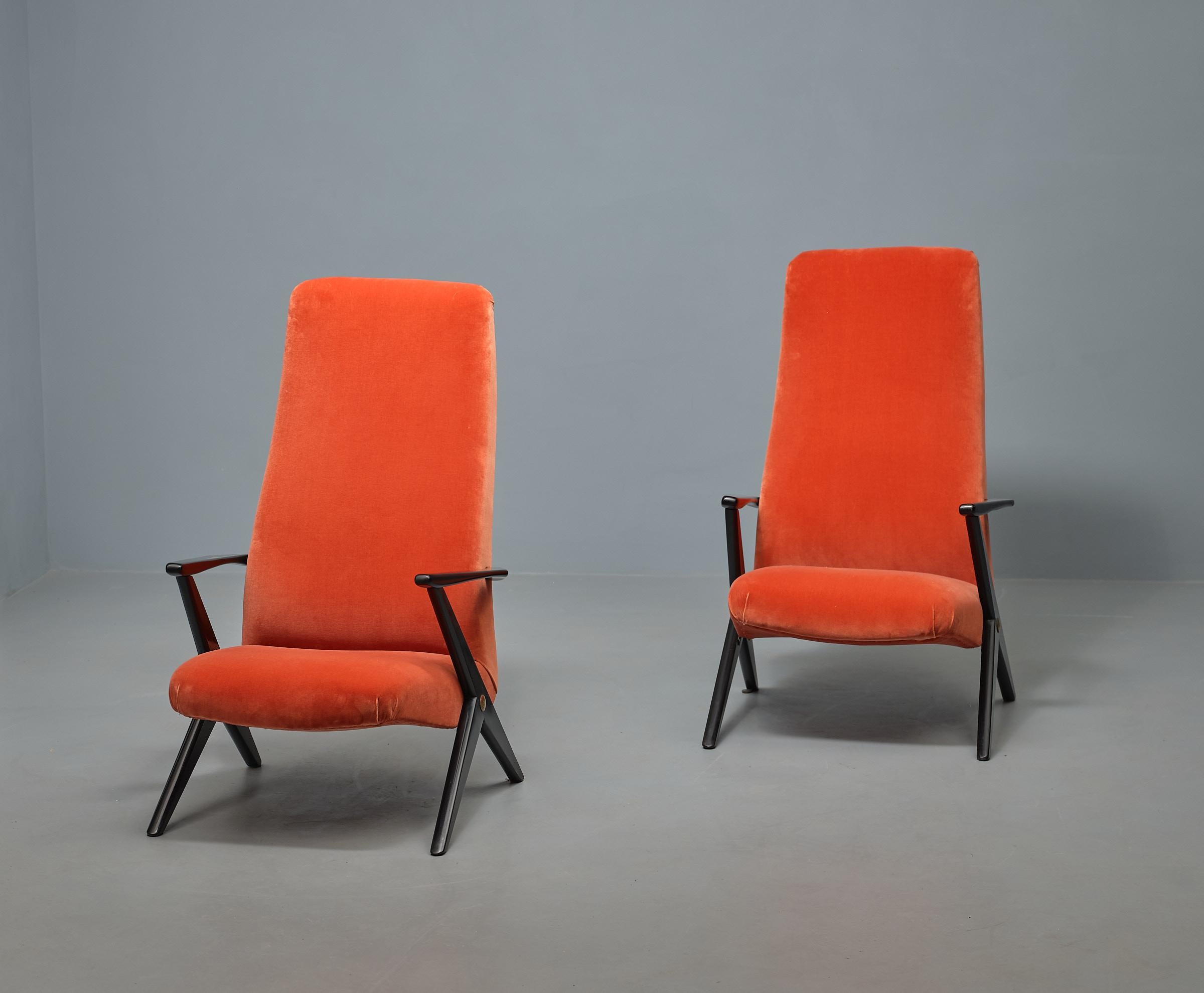 Chaises longues design suédoises - Modèle Triva de Bengt Ruda en velours Aragosta Bon état - En vente à Rome, IT