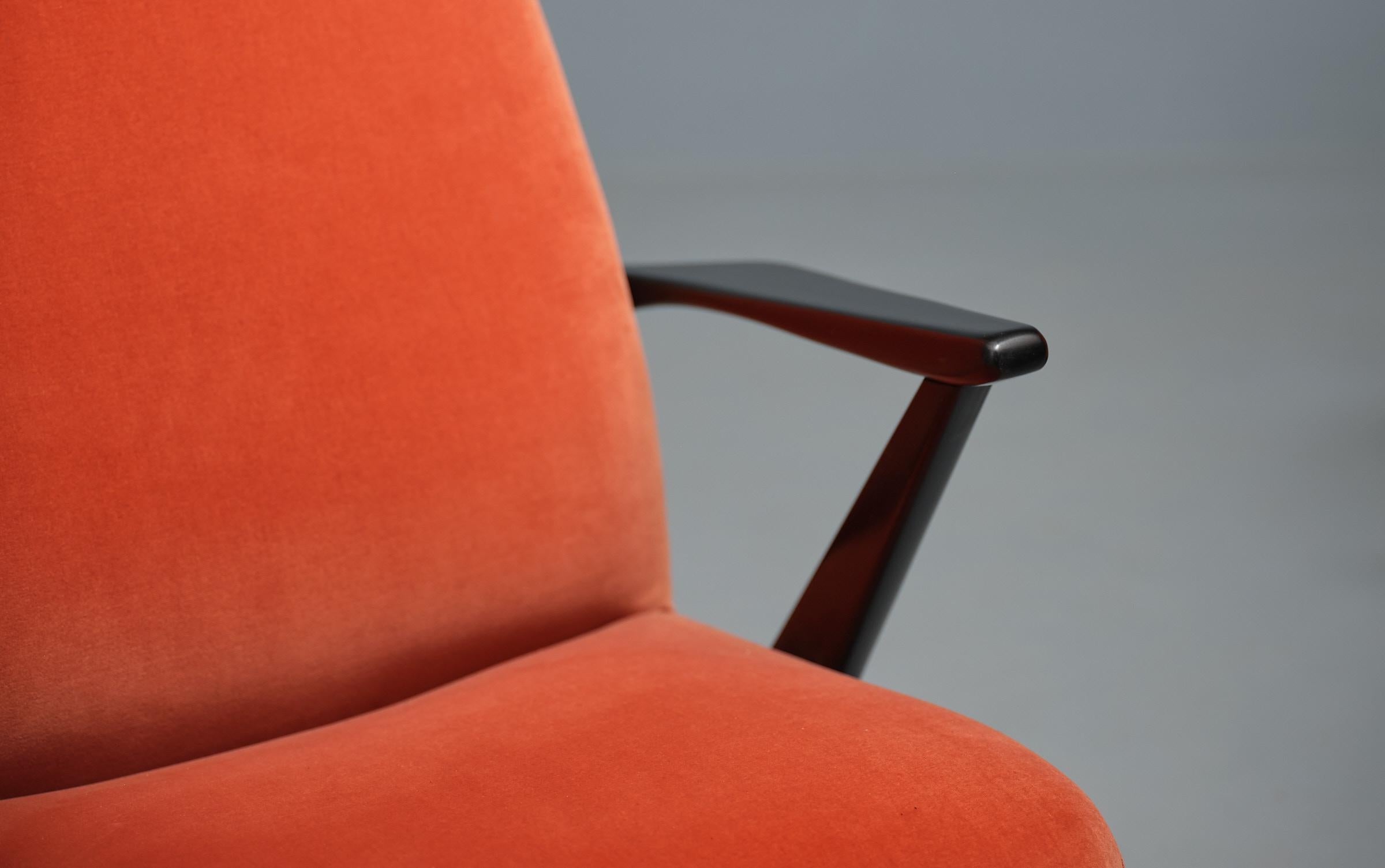 Swedish Design Lounge Chairs - Bengt Ruda's Triva Model in Aragosta Velvet In Good Condition For Sale In Rome, IT